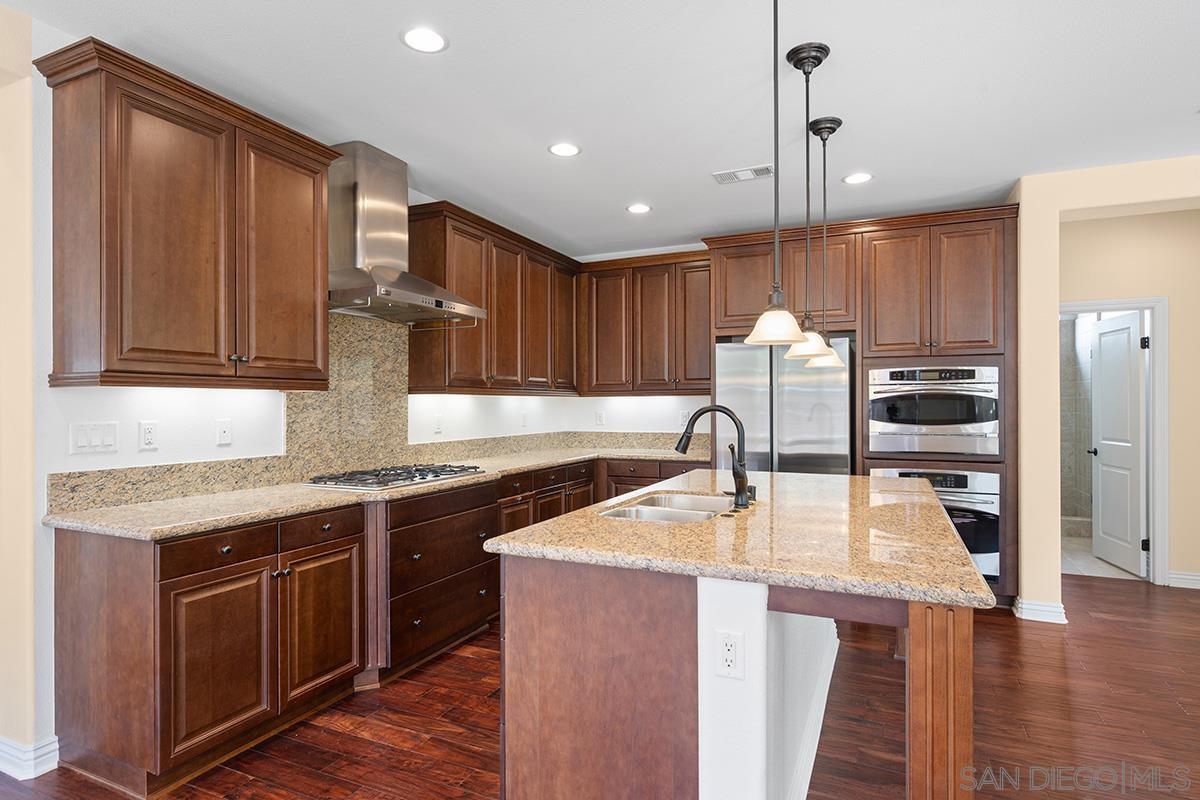 Detail Gallery Image 12 of 51 For 6275  Silver Bush Creek St, San Diego,  CA 92130 - 4 Beds | 3 Baths