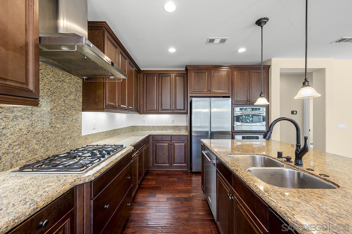 Detail Gallery Image 13 of 51 For 6275  Silver Bush Creek St, San Diego,  CA 92130 - 4 Beds | 3 Baths