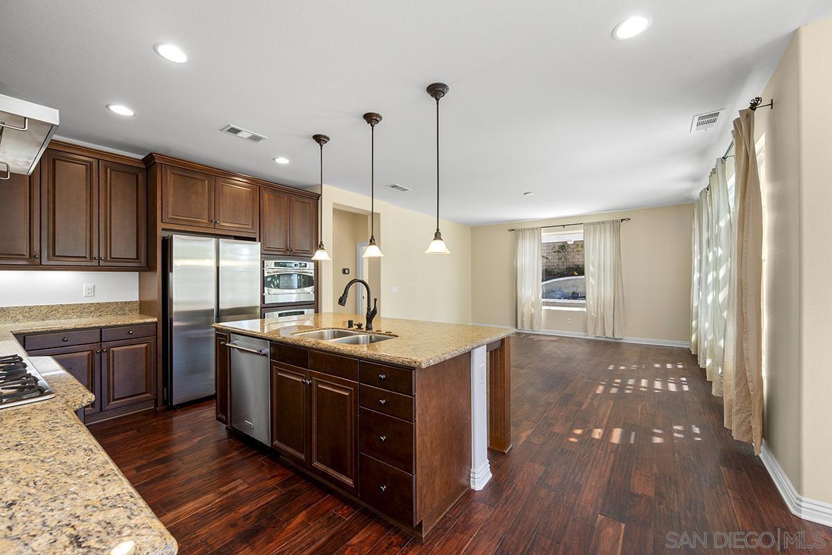 Detail Gallery Image 14 of 51 For 6275  Silver Bush Creek St, San Diego,  CA 92130 - 4 Beds | 3 Baths