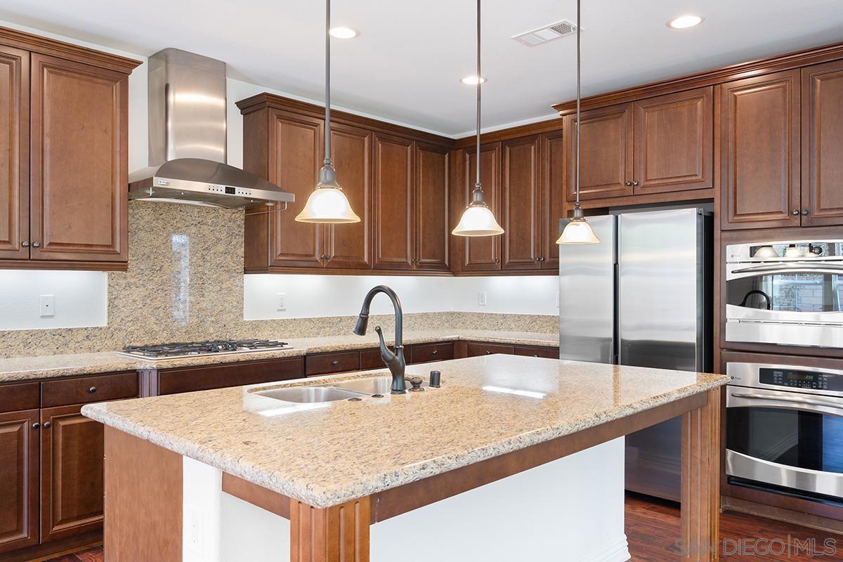 Detail Gallery Image 15 of 51 For 6275  Silver Bush Creek St, San Diego,  CA 92130 - 4 Beds | 3 Baths