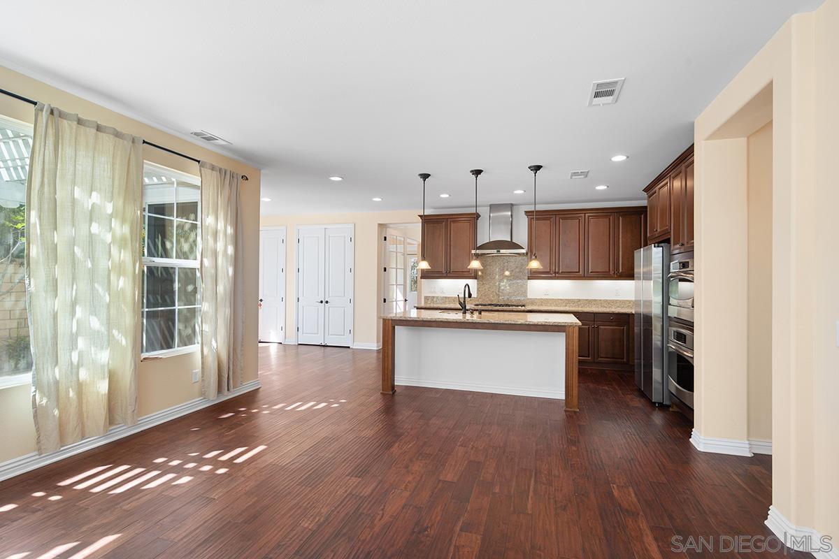 Detail Gallery Image 18 of 51 For 6275  Silver Bush Creek St, San Diego,  CA 92130 - 4 Beds | 3 Baths