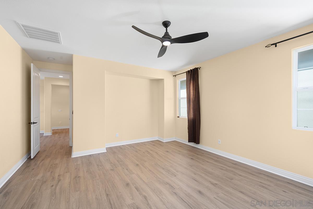 Detail Gallery Image 28 of 51 For 6275  Silver Bush Creek St, San Diego,  CA 92130 - 4 Beds | 3 Baths