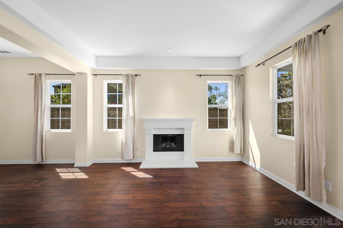 Detail Gallery Image 6 of 51 For 6275  Silver Bush Creek St, San Diego,  CA 92130 - 4 Beds | 3 Baths