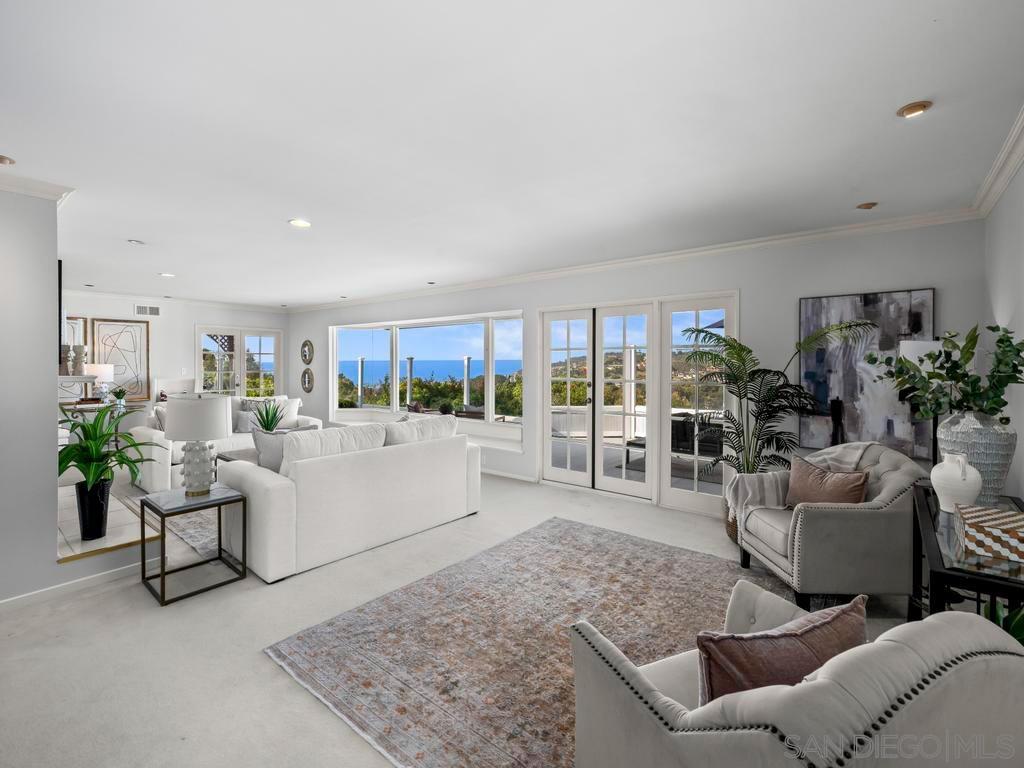 Detail Gallery Image 2 of 65 For 7753  via Capri, La Jolla,  CA 92037 - 5 Beds | 3/1 Baths