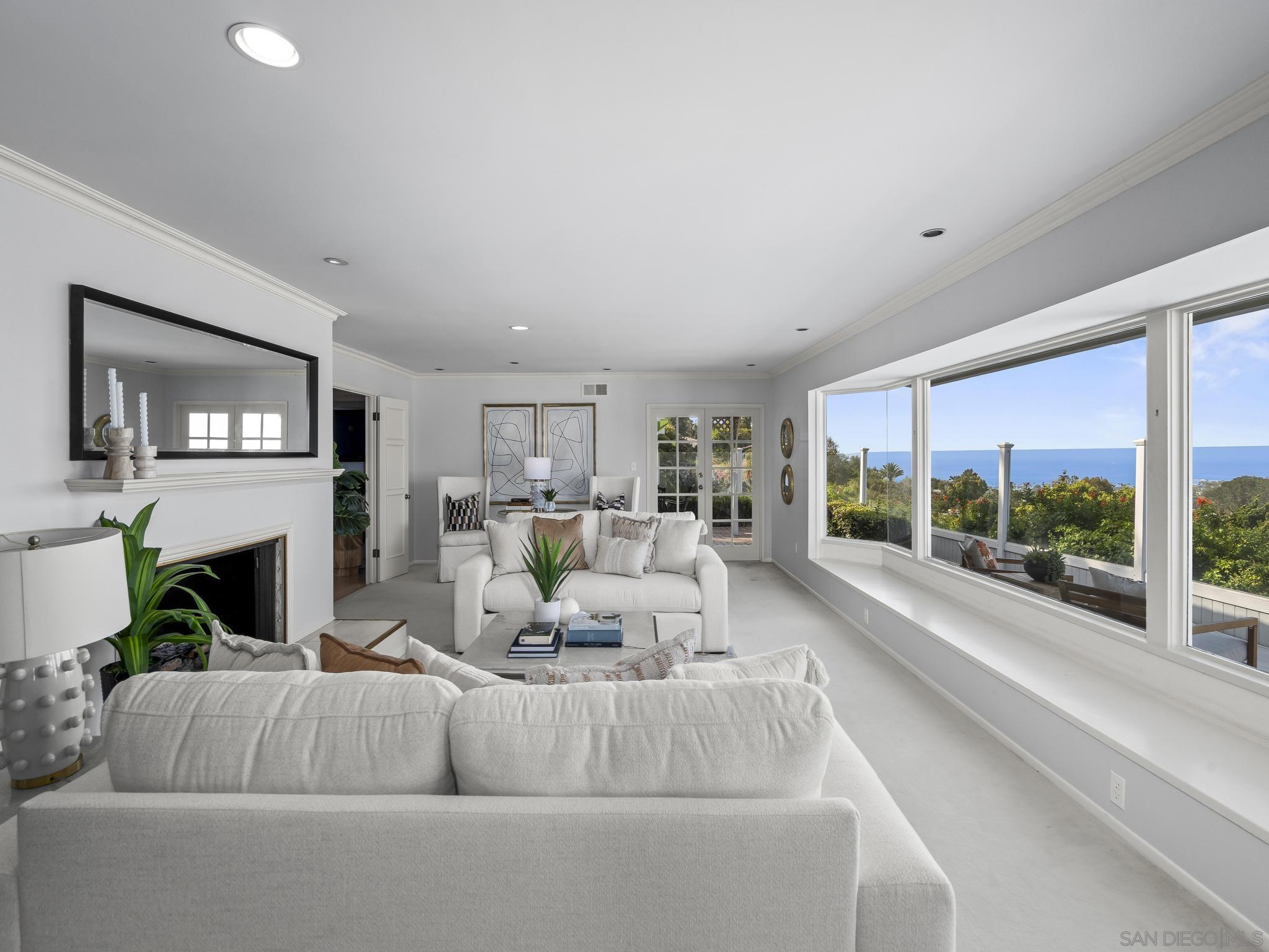 Detail Gallery Image 15 of 65 For 7753  via Capri, La Jolla,  CA 92037 - 5 Beds | 3/1 Baths