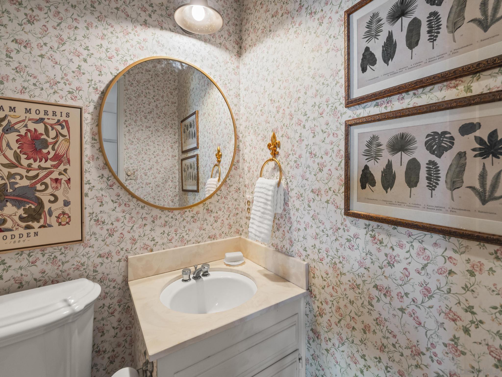 Detail Gallery Image 25 of 65 For 7753  via Capri, La Jolla,  CA 92037 - 5 Beds | 3/1 Baths