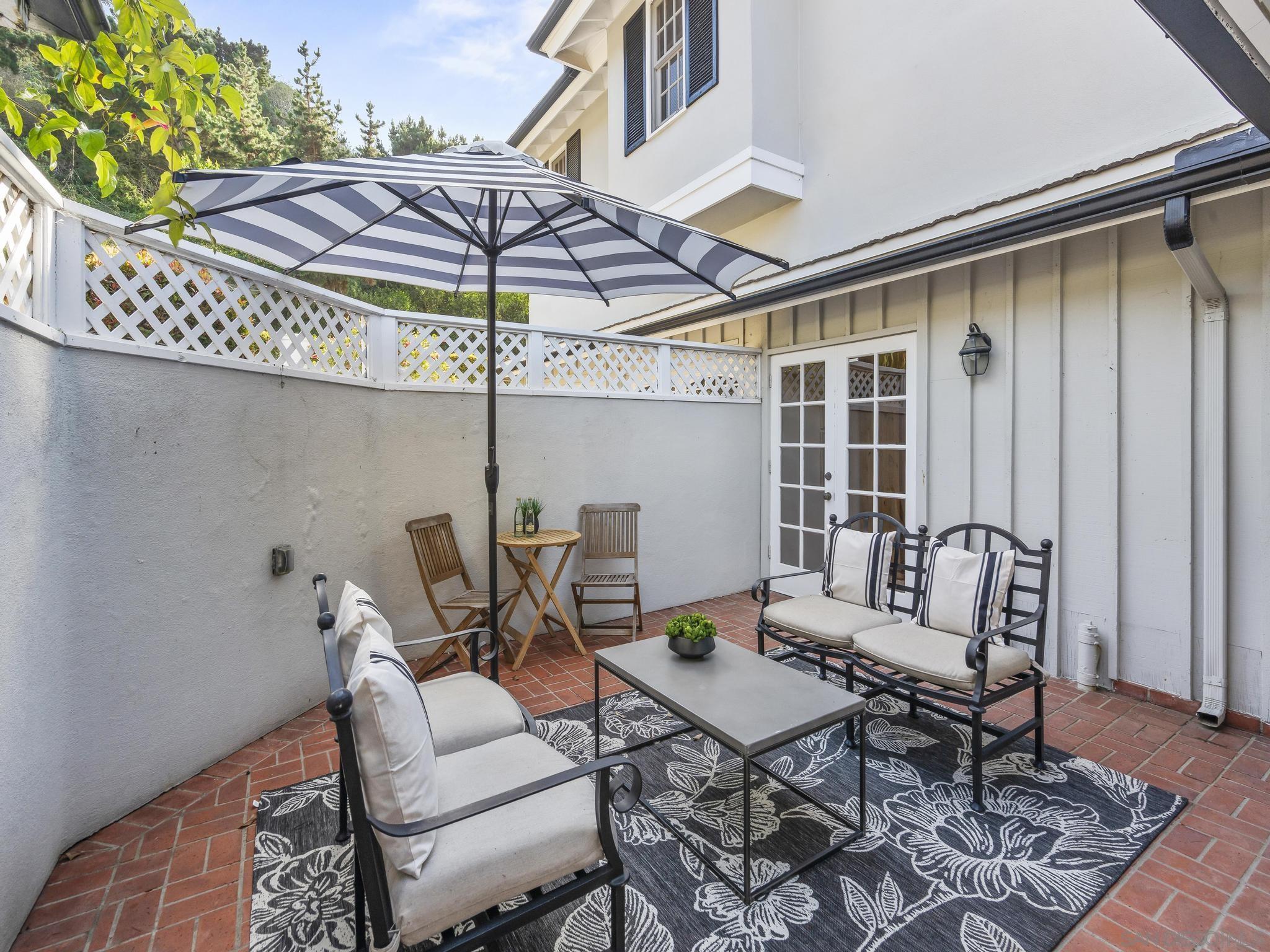 Detail Gallery Image 27 of 65 For 7753  via Capri, La Jolla,  CA 92037 - 5 Beds | 3/1 Baths