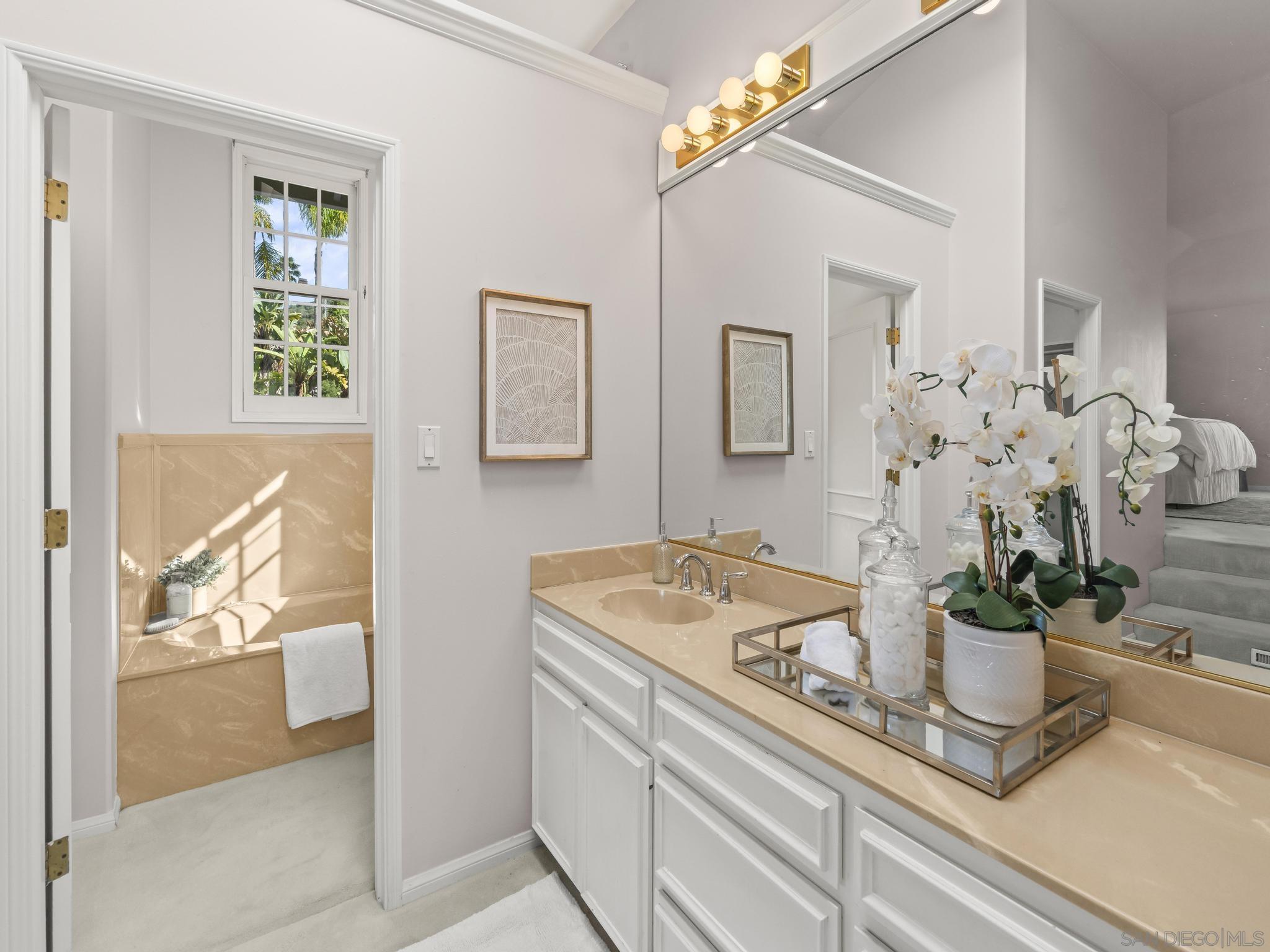 Detail Gallery Image 34 of 65 For 7753  via Capri, La Jolla,  CA 92037 - 5 Beds | 3/1 Baths