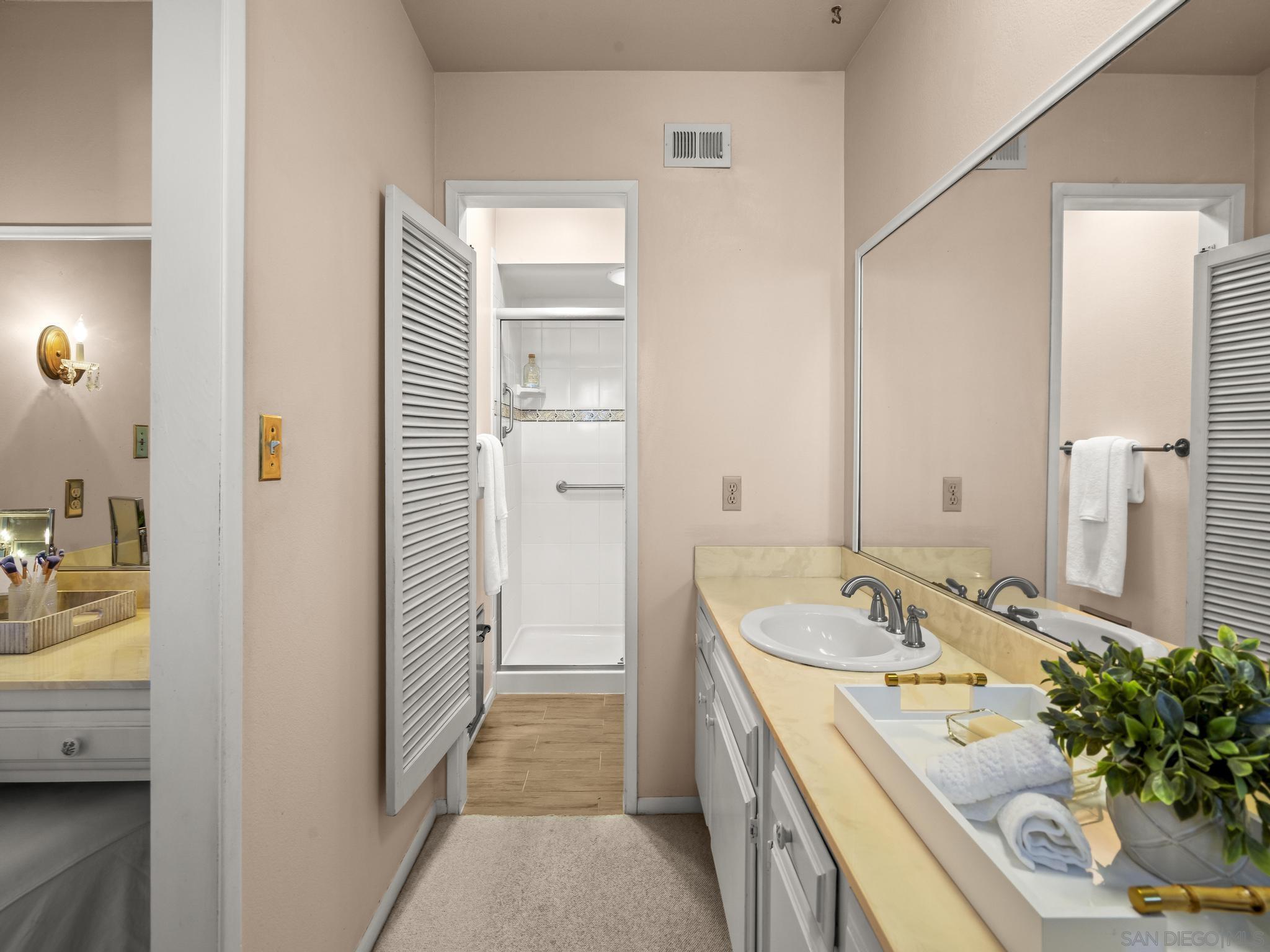 Detail Gallery Image 52 of 65 For 7753  via Capri, La Jolla,  CA 92037 - 5 Beds | 3/1 Baths