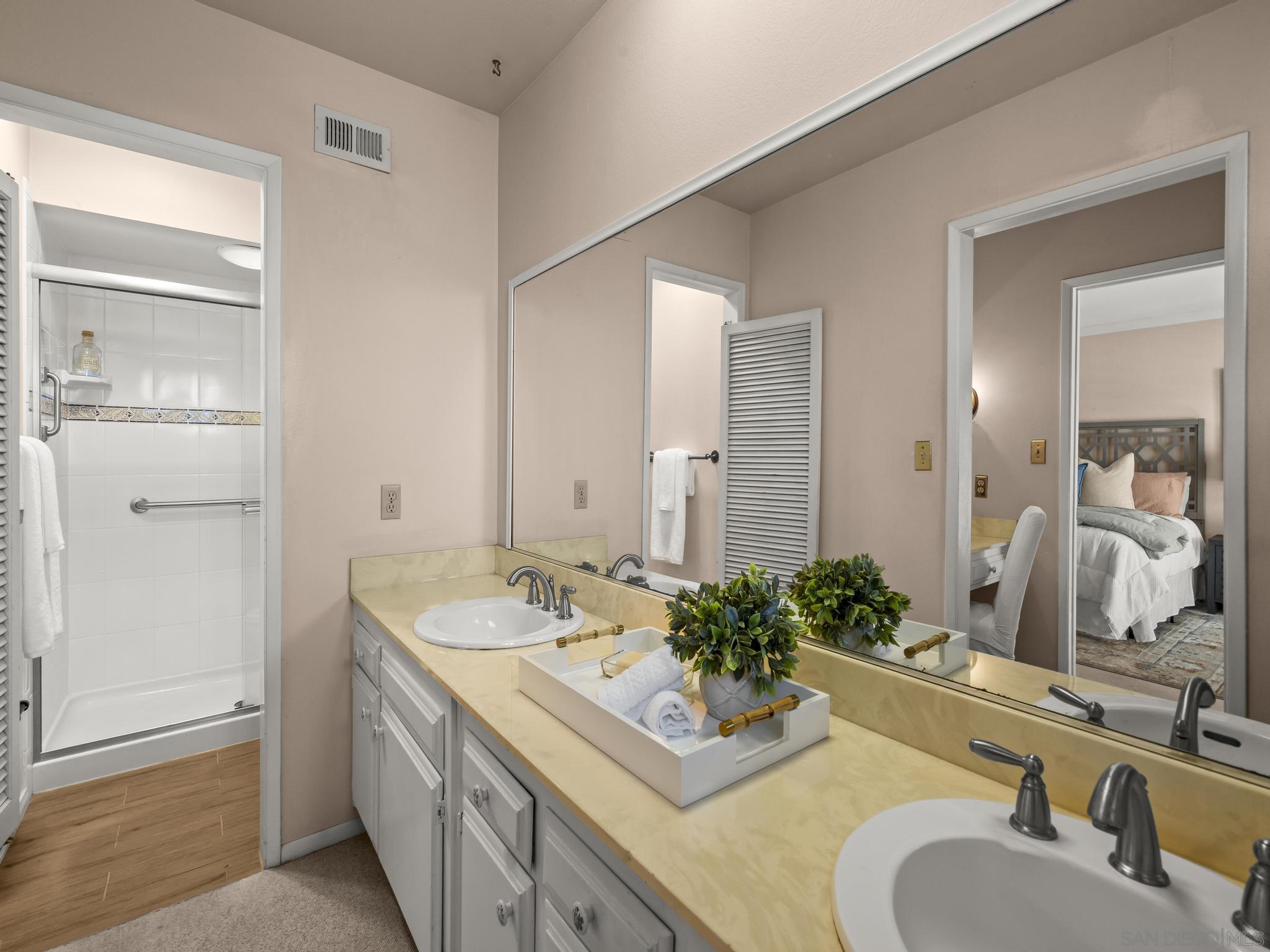 Detail Gallery Image 53 of 65 For 7753  via Capri, La Jolla,  CA 92037 - 5 Beds | 3/1 Baths