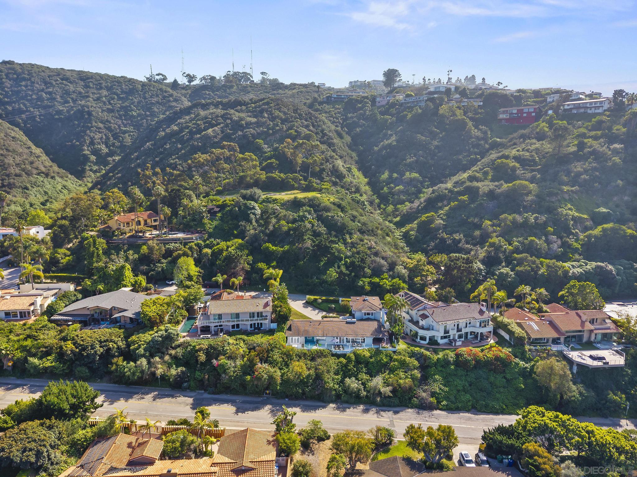Detail Gallery Image 60 of 65 For 7753  via Capri, La Jolla,  CA 92037 - 5 Beds | 3/1 Baths