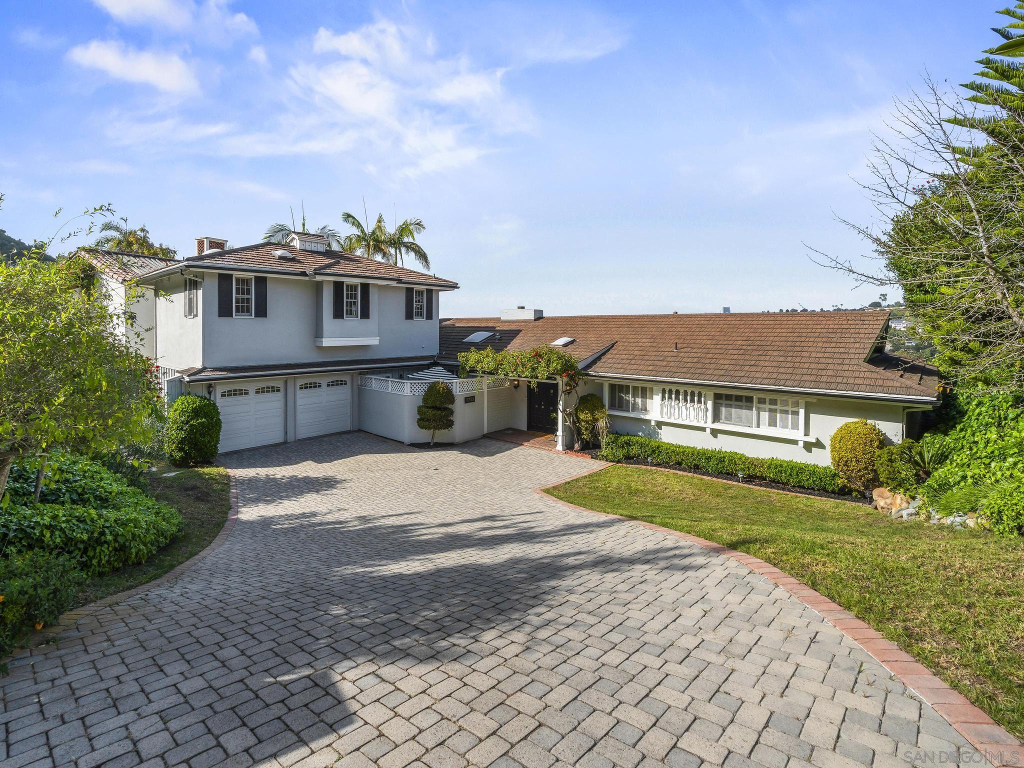 Detail Gallery Image 7 of 65 For 7753  via Capri, La Jolla,  CA 92037 - 5 Beds | 3/1 Baths