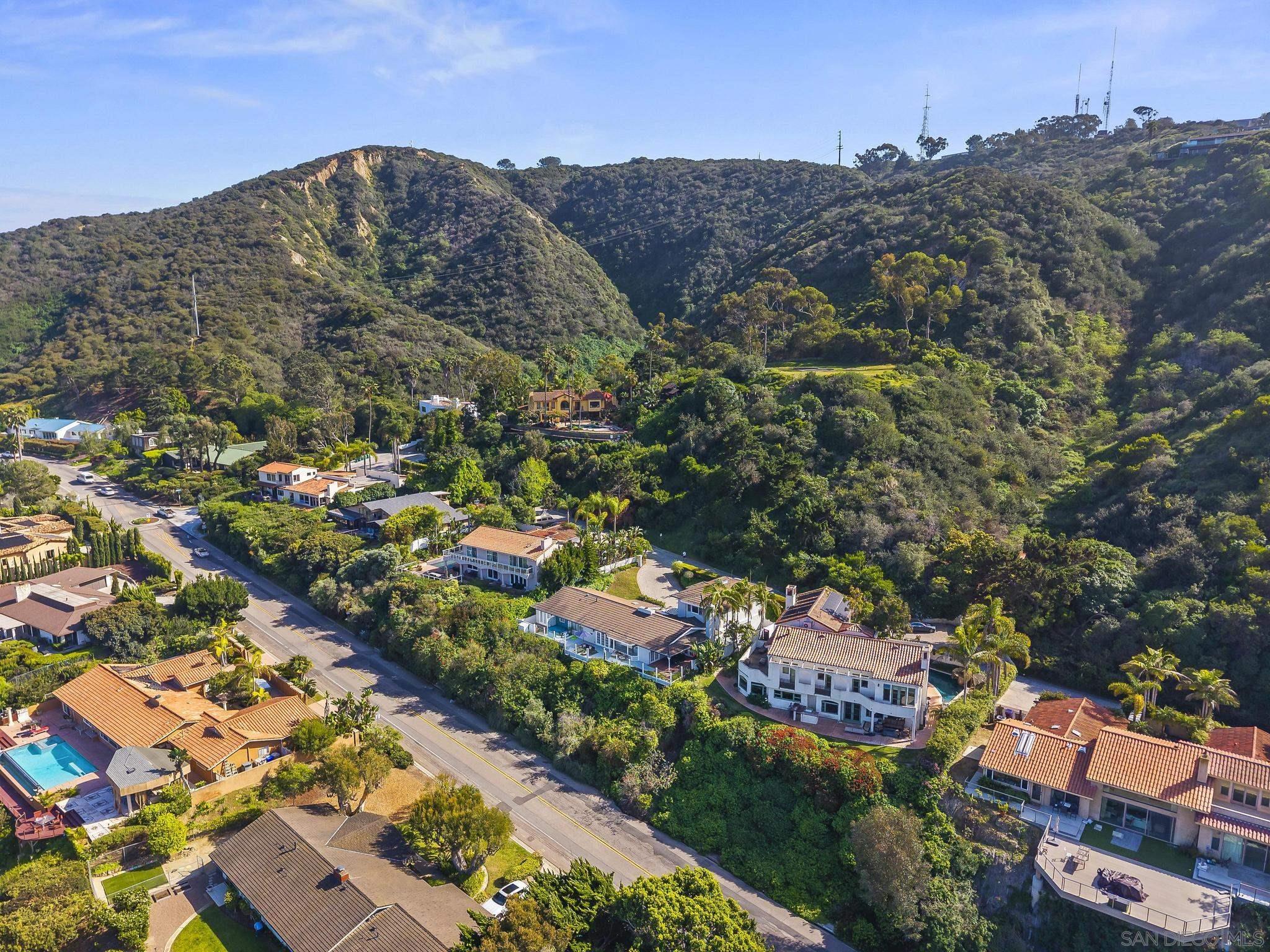 Detail Gallery Image 62 of 65 For 7753  via Capri, La Jolla,  CA 92037 - 5 Beds | 3/1 Baths