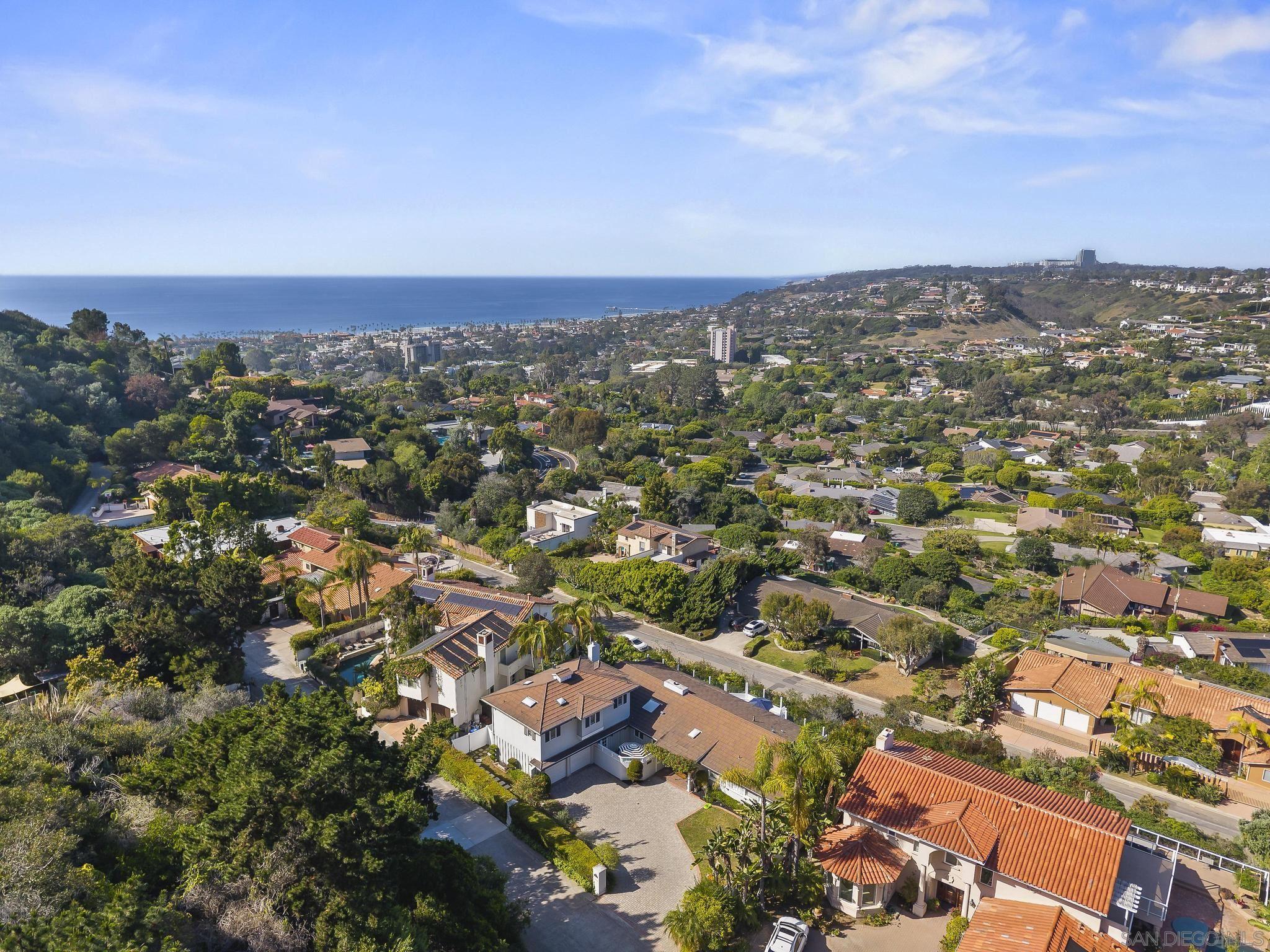 Detail Gallery Image 64 of 65 For 7753  via Capri, La Jolla,  CA 92037 - 5 Beds | 3/1 Baths