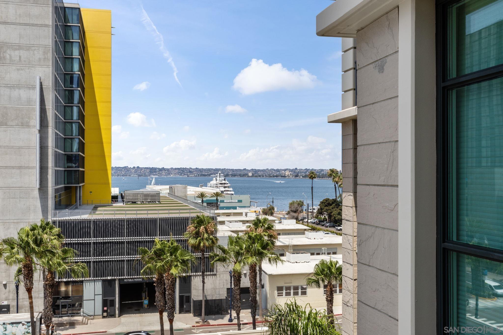 Detail Gallery Image 2 of 66 For 1199  Pacific Hwy  #704,  San Diego,  CA 92101 - 2 Beds | 2 Baths