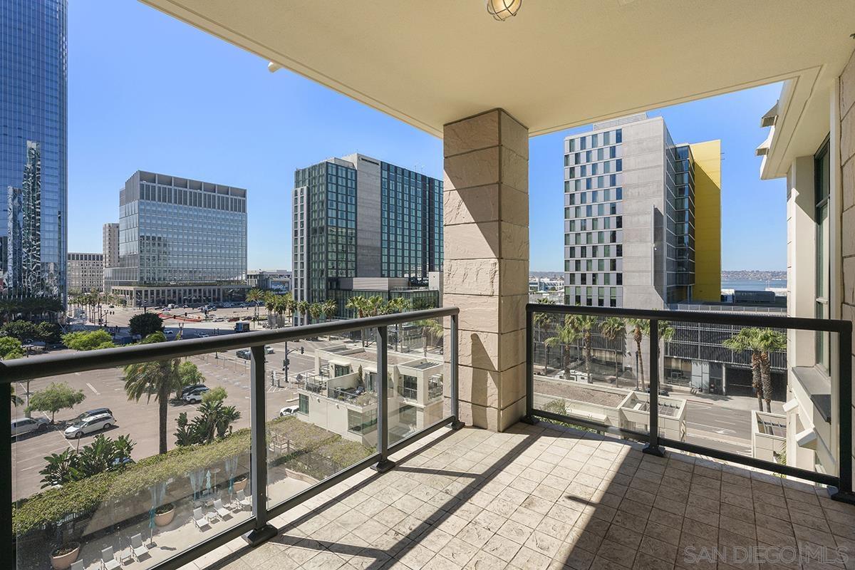 Detail Gallery Image 11 of 72 For 1199  Pacific Hwy  #704,  San Diego,  CA 92101 - 2 Beds | 2 Baths