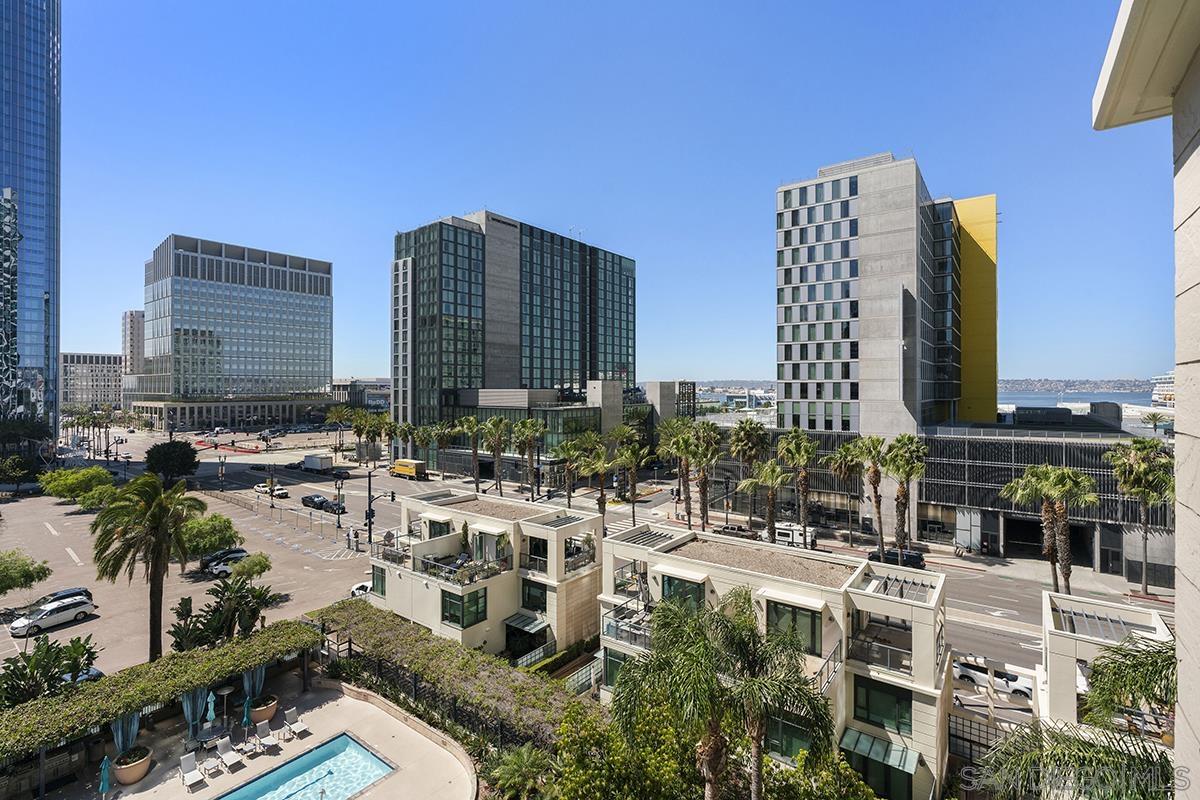 Detail Gallery Image 15 of 66 For 1199  Pacific Hwy  #704,  San Diego,  CA 92101 - 2 Beds | 2 Baths