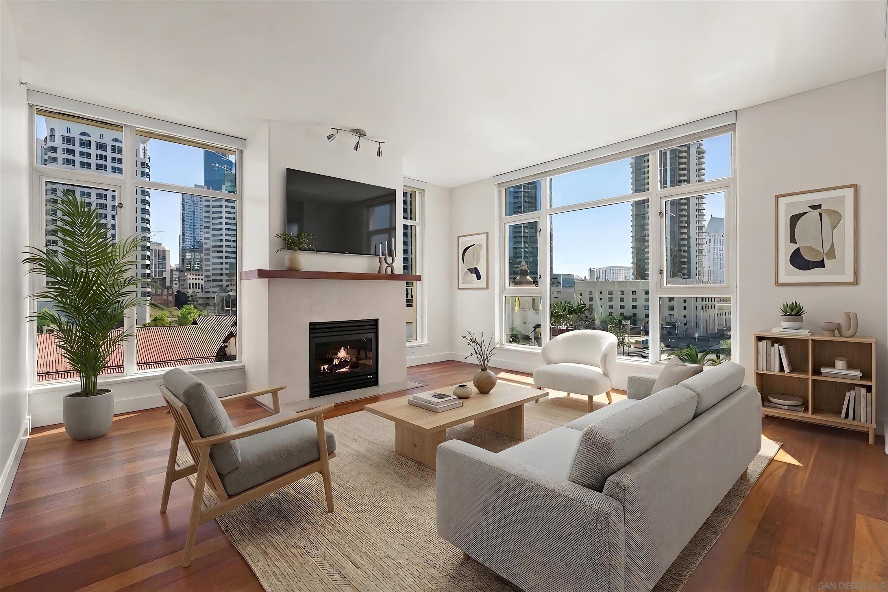 Detail Gallery Image 3 of 66 For 1199  Pacific Hwy  #704,  San Diego,  CA 92101 - 2 Beds | 2 Baths