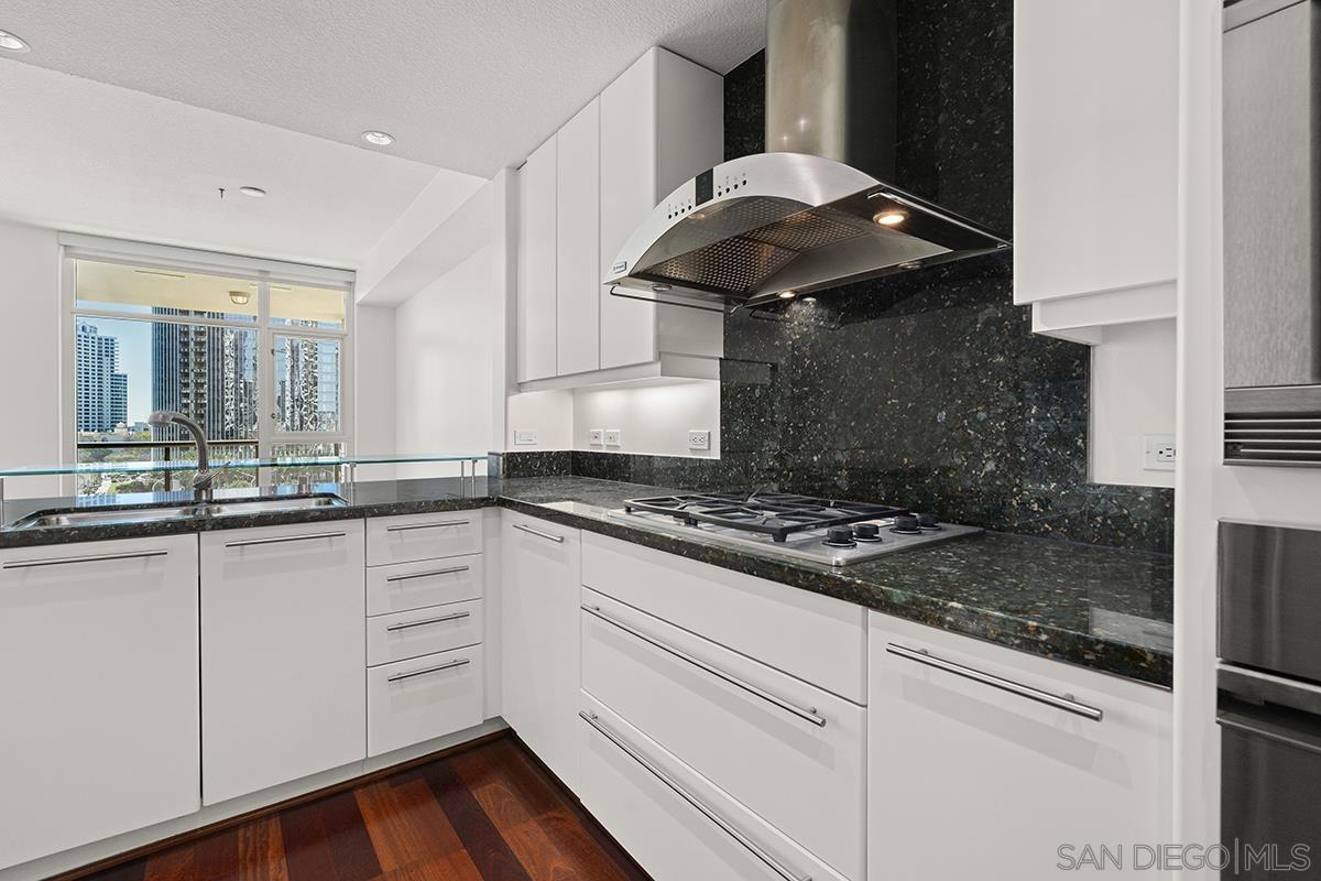 Detail Gallery Image 21 of 66 For 1199  Pacific Hwy  #704,  San Diego,  CA 92101 - 2 Beds | 2 Baths