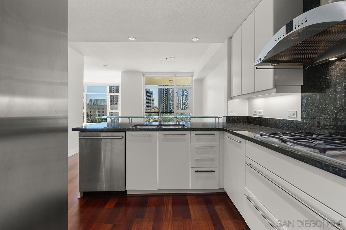 Detail Gallery Image 24 of 72 For 1199  Pacific Hwy  #704,  San Diego,  CA 92101 - 2 Beds | 2 Baths