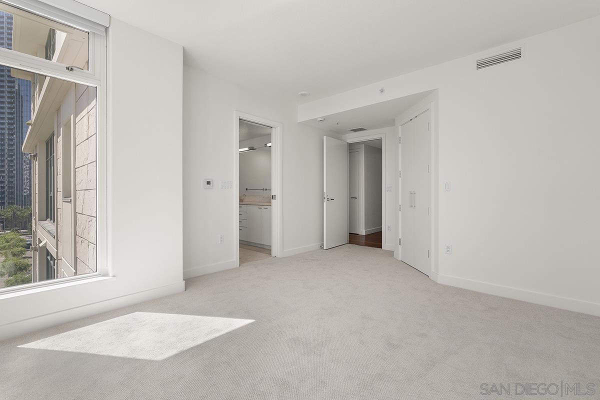 Detail Gallery Image 34 of 66 For 1199  Pacific Hwy  #704,  San Diego,  CA 92101 - 2 Beds | 2 Baths