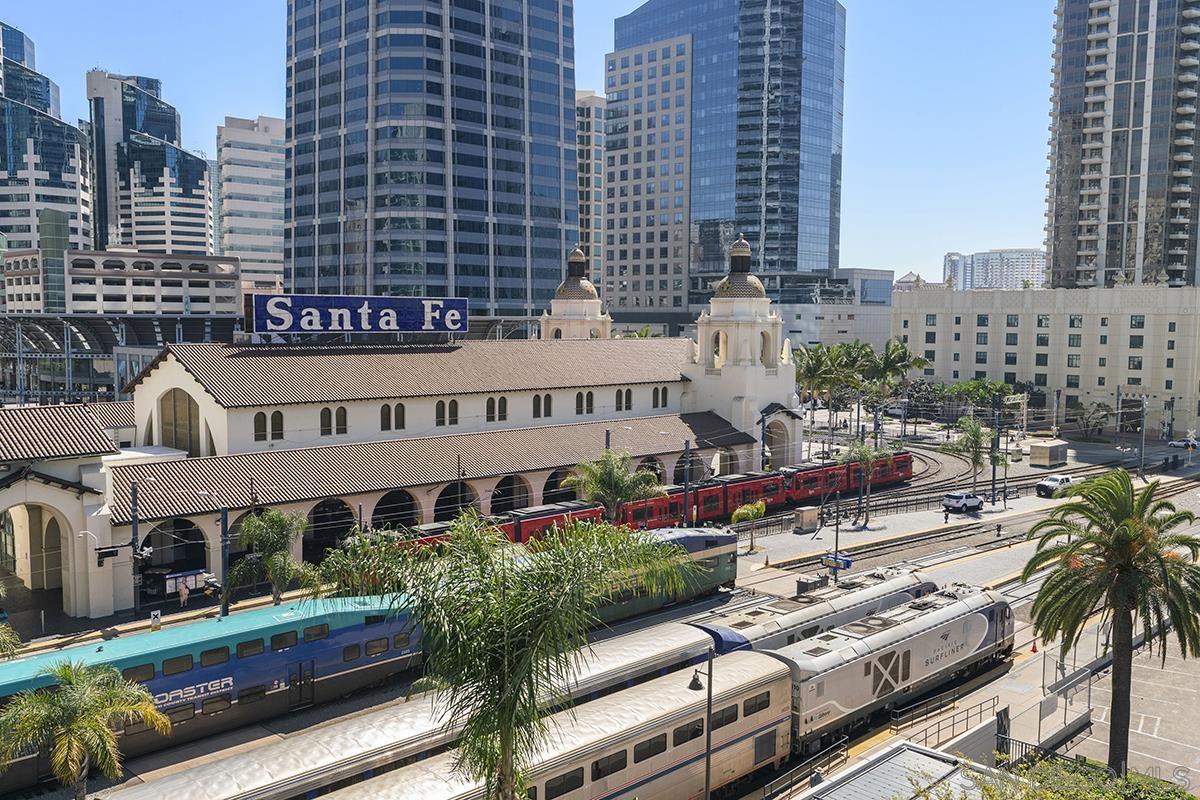 Detail Gallery Image 44 of 72 For 1199  Pacific Hwy  #704,  San Diego,  CA 92101 - 2 Beds | 2 Baths