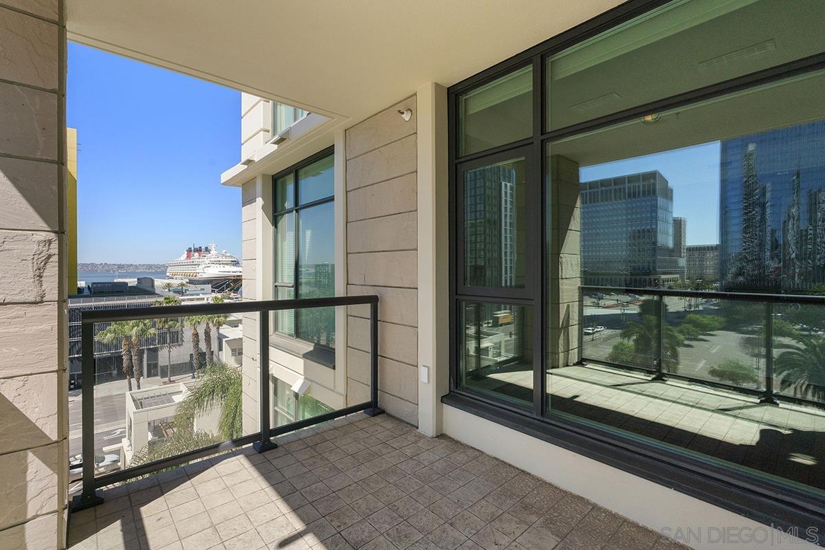 Detail Gallery Image 52 of 72 For 1199  Pacific Hwy  #704,  San Diego,  CA 92101 - 2 Beds | 2 Baths
