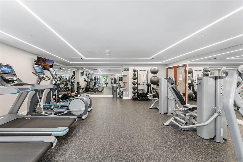 Detail Gallery Image 60 of 66 For 1199  Pacific Hwy  #704,  San Diego,  CA 92101 - 2 Beds | 2 Baths