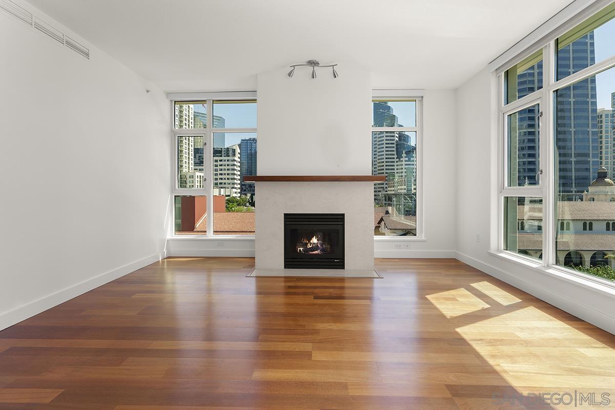 Detail Gallery Image 7 of 66 For 1199  Pacific Hwy  #704,  San Diego,  CA 92101 - 2 Beds | 2 Baths