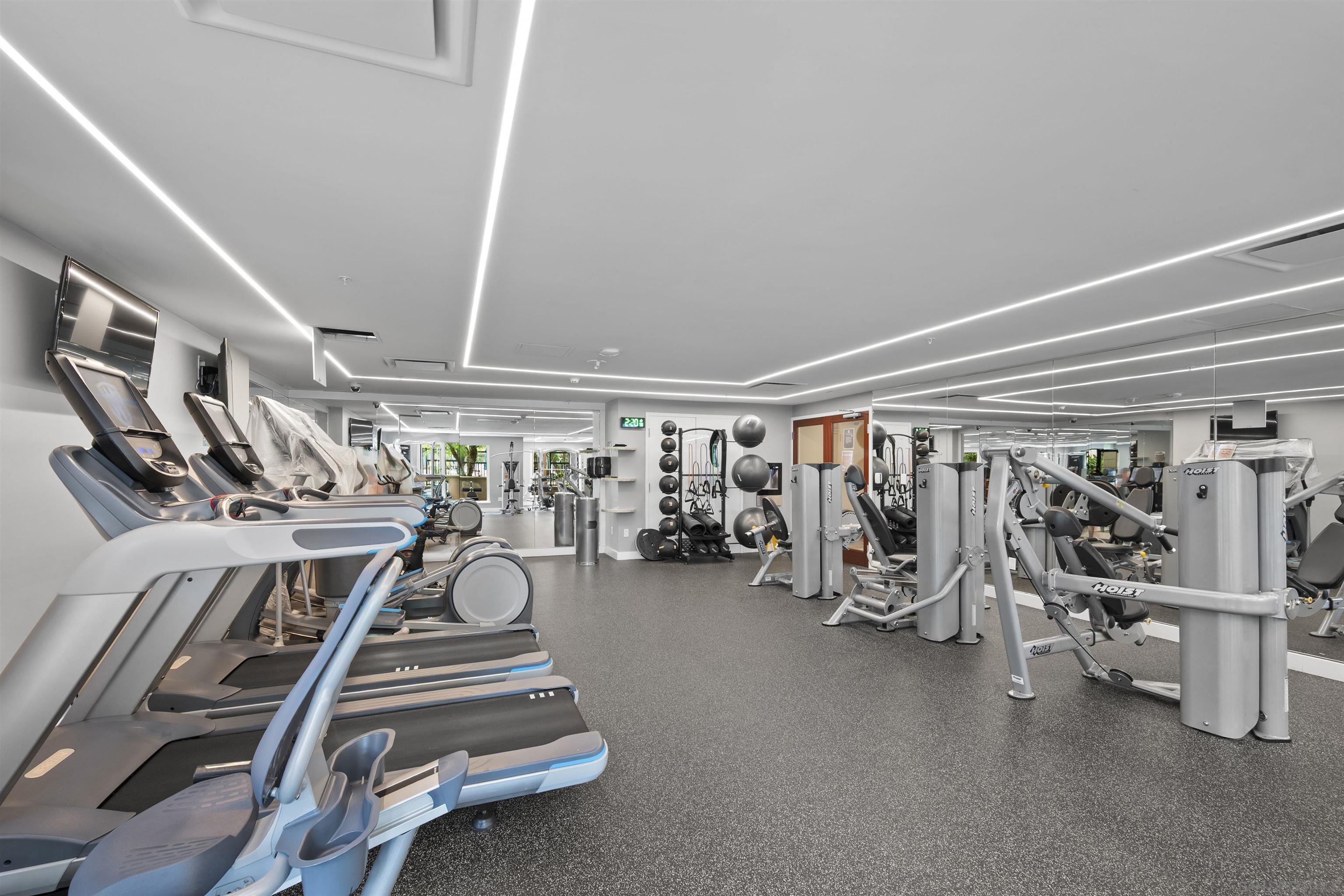 Detail Gallery Image 69 of 72 For 1199  Pacific Hwy  #704,  San Diego,  CA 92101 - 2 Beds | 2 Baths