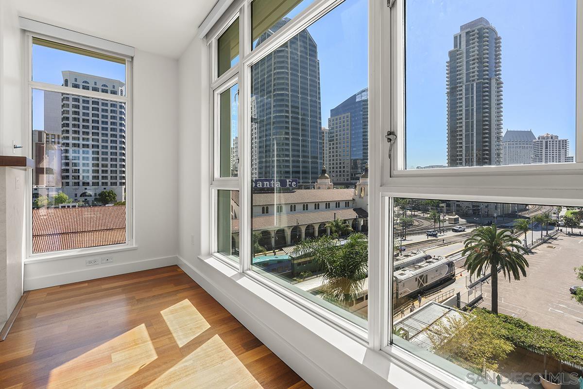 Detail Gallery Image 8 of 72 For 1199  Pacific Hwy  #704,  San Diego,  CA 92101 - 2 Beds | 2 Baths