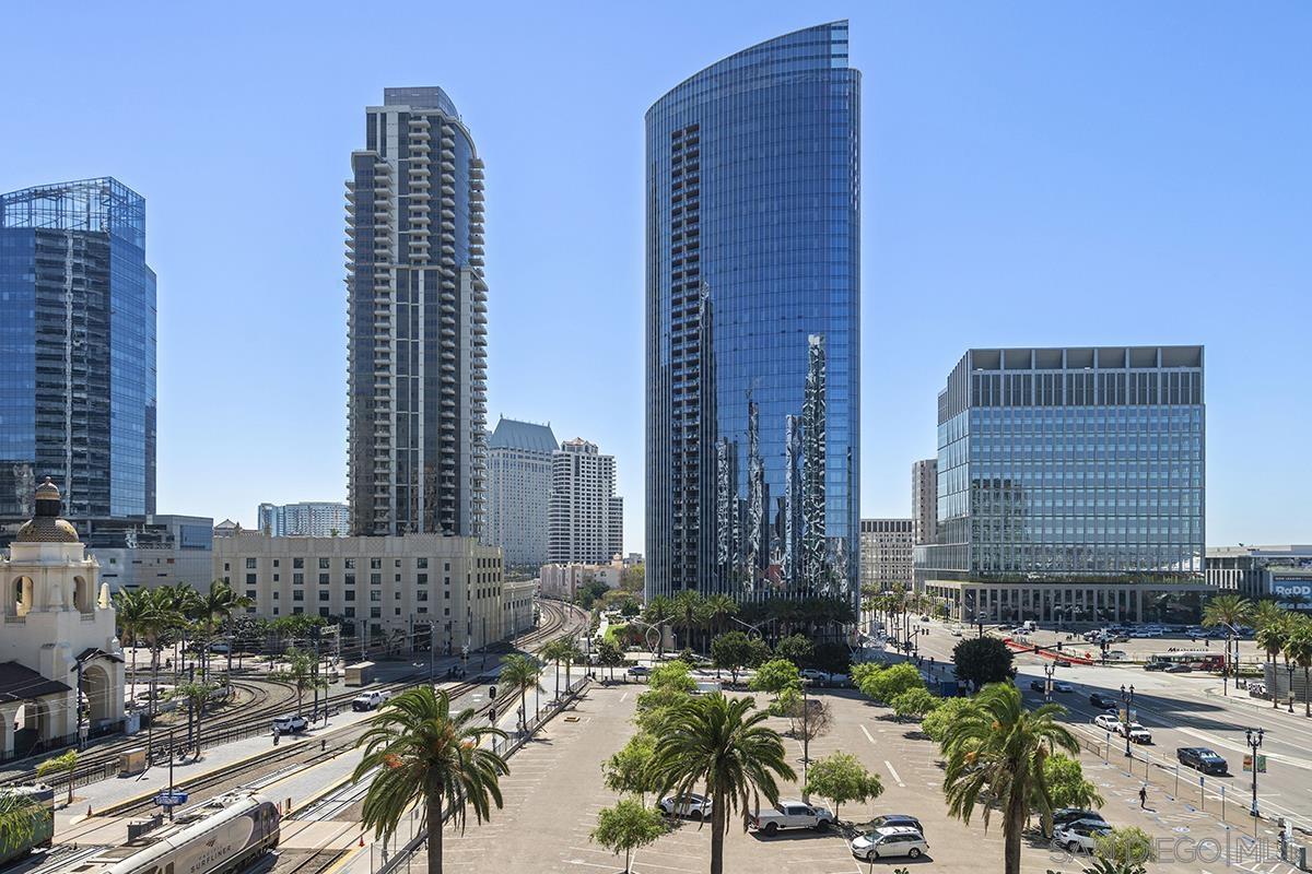 Detail Gallery Image 9 of 66 For 1199  Pacific Hwy  #704,  San Diego,  CA 92101 - 2 Beds | 2 Baths