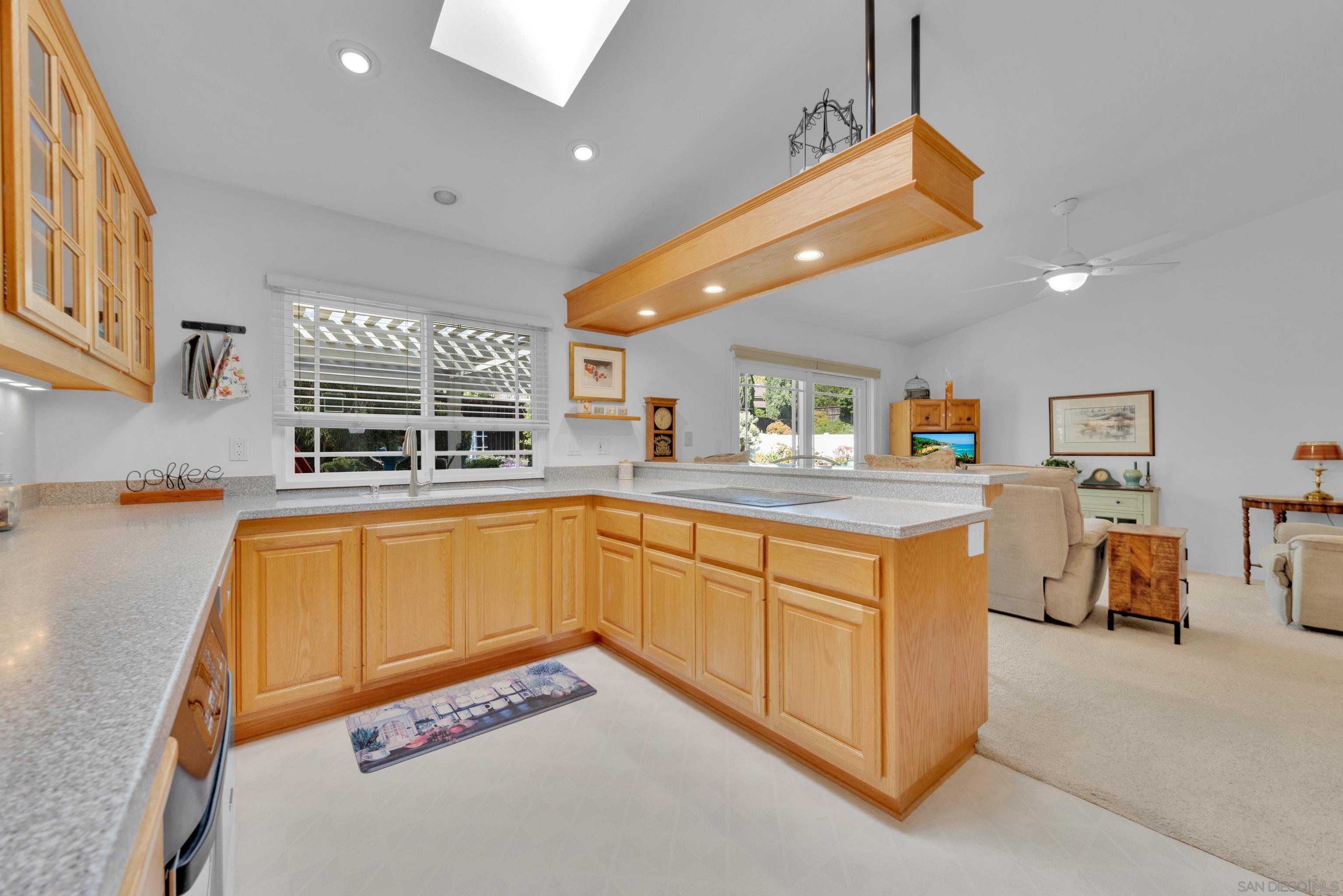 Detail Gallery Image 10 of 52 For 810  Madison Ave, Escondido,  CA 92026 - 4 Beds | 2 Baths