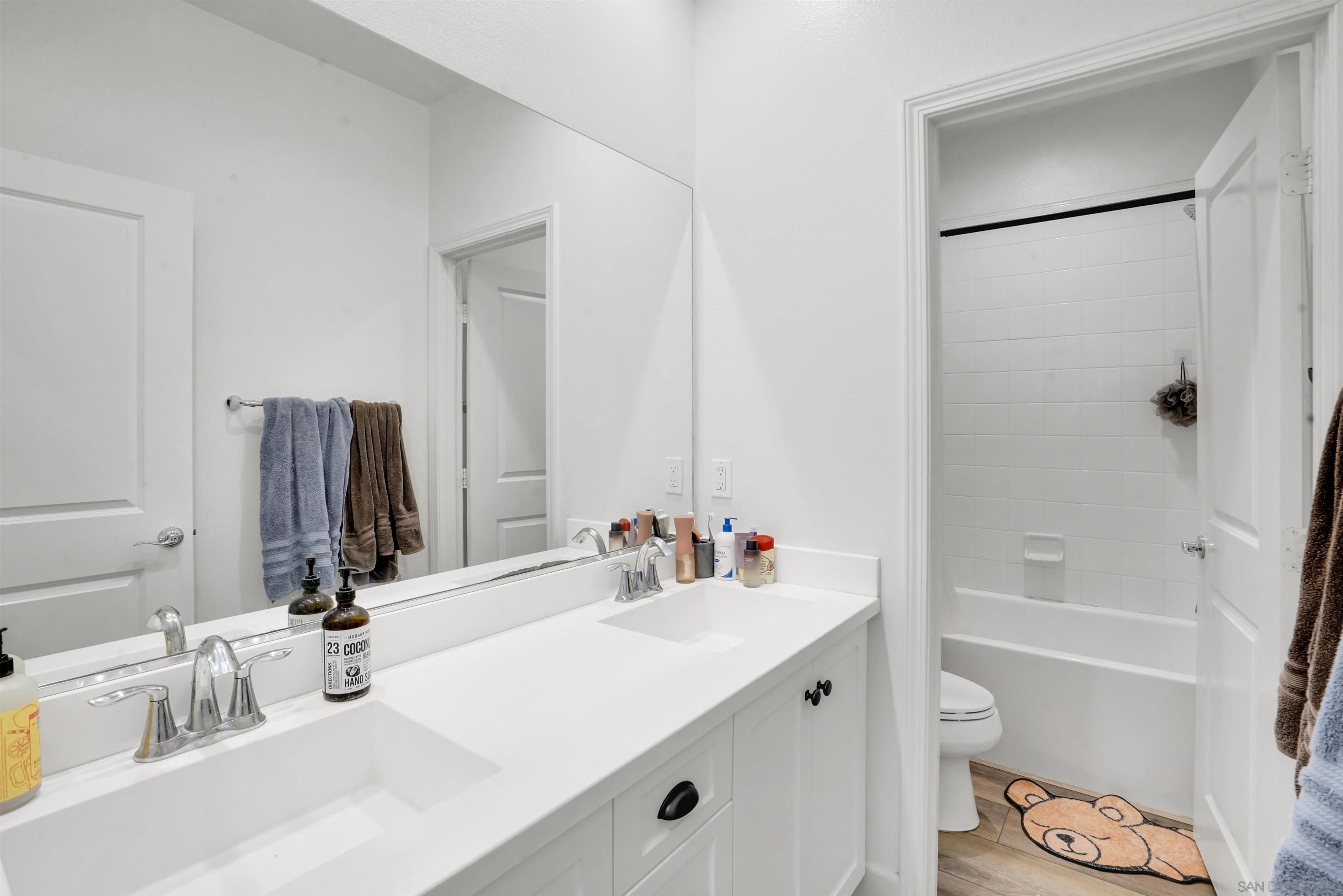 Detail Gallery Image 14 of 60 For 1246  Camino Prado, Chula Vista,  CA 91913 - 4 Beds | 3/1 Baths