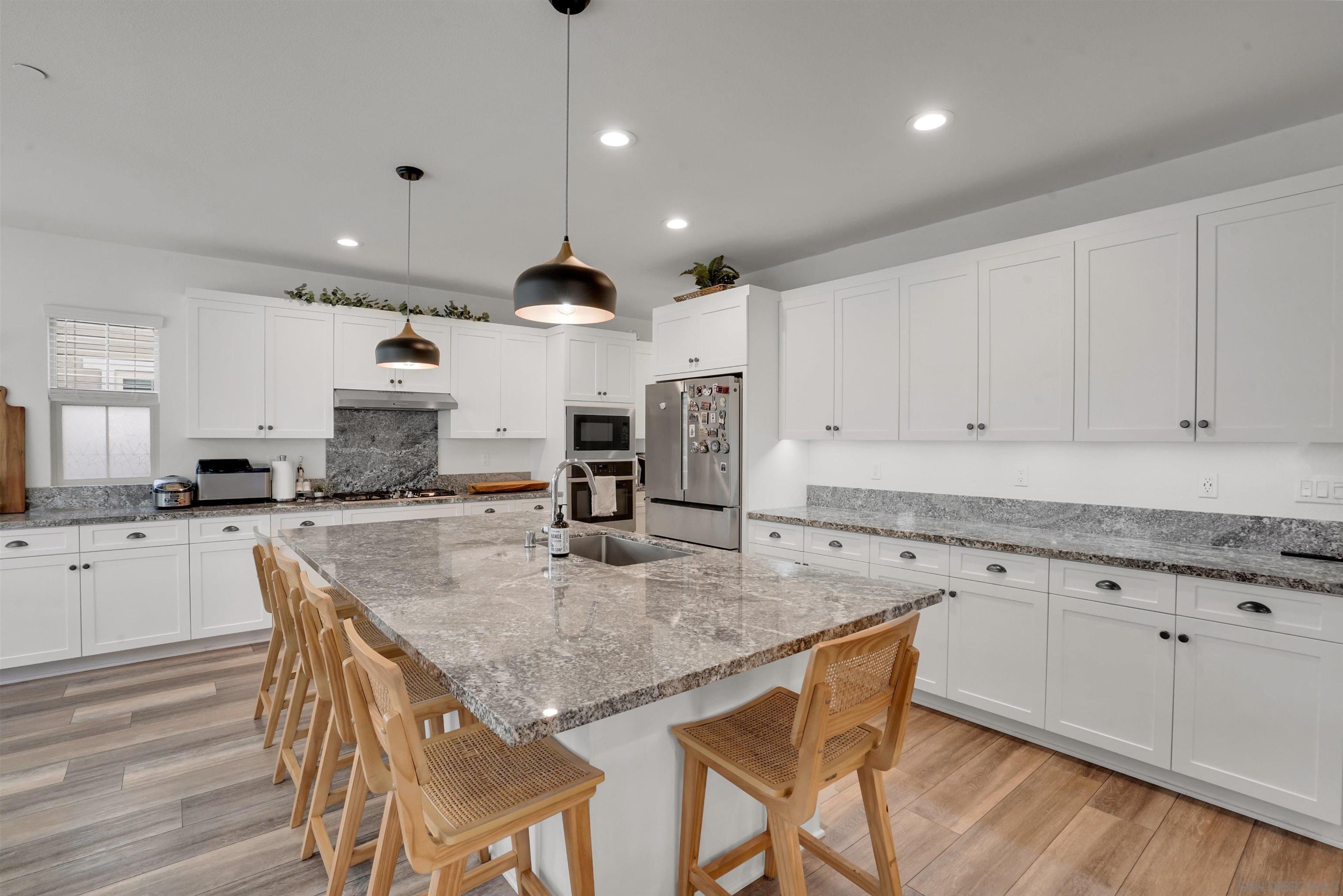 Detail Gallery Image 30 of 60 For 1246  Camino Prado, Chula Vista,  CA 91913 - 4 Beds | 3/1 Baths