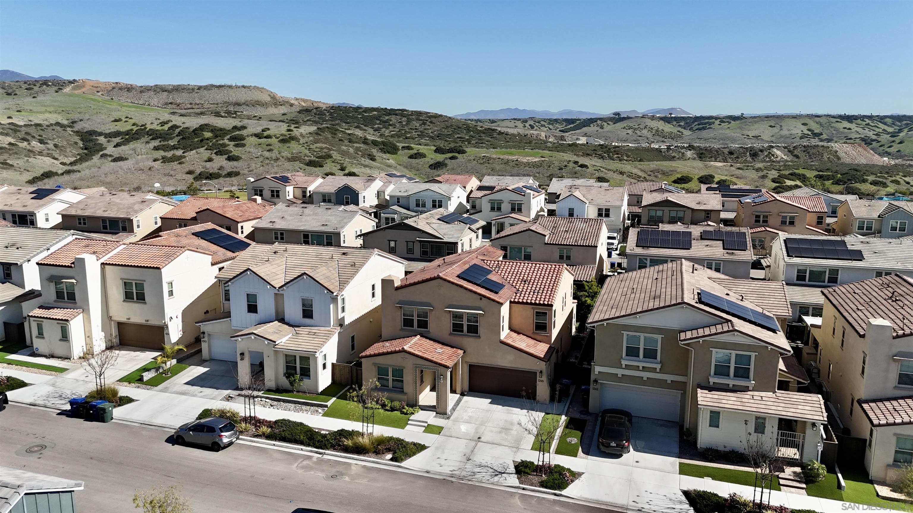 Detail Gallery Image 5 of 60 For 1246  Camino Prado, Chula Vista,  CA 91913 - 4 Beds | 3/1 Baths