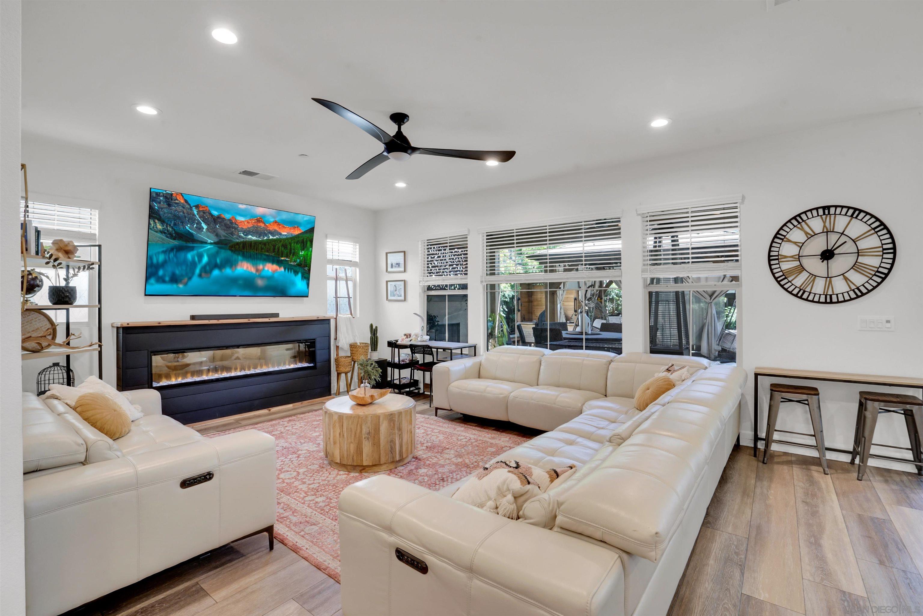 Detail Gallery Image 42 of 60 For 1246  Camino Prado, Chula Vista,  CA 91913 - 4 Beds | 3/1 Baths