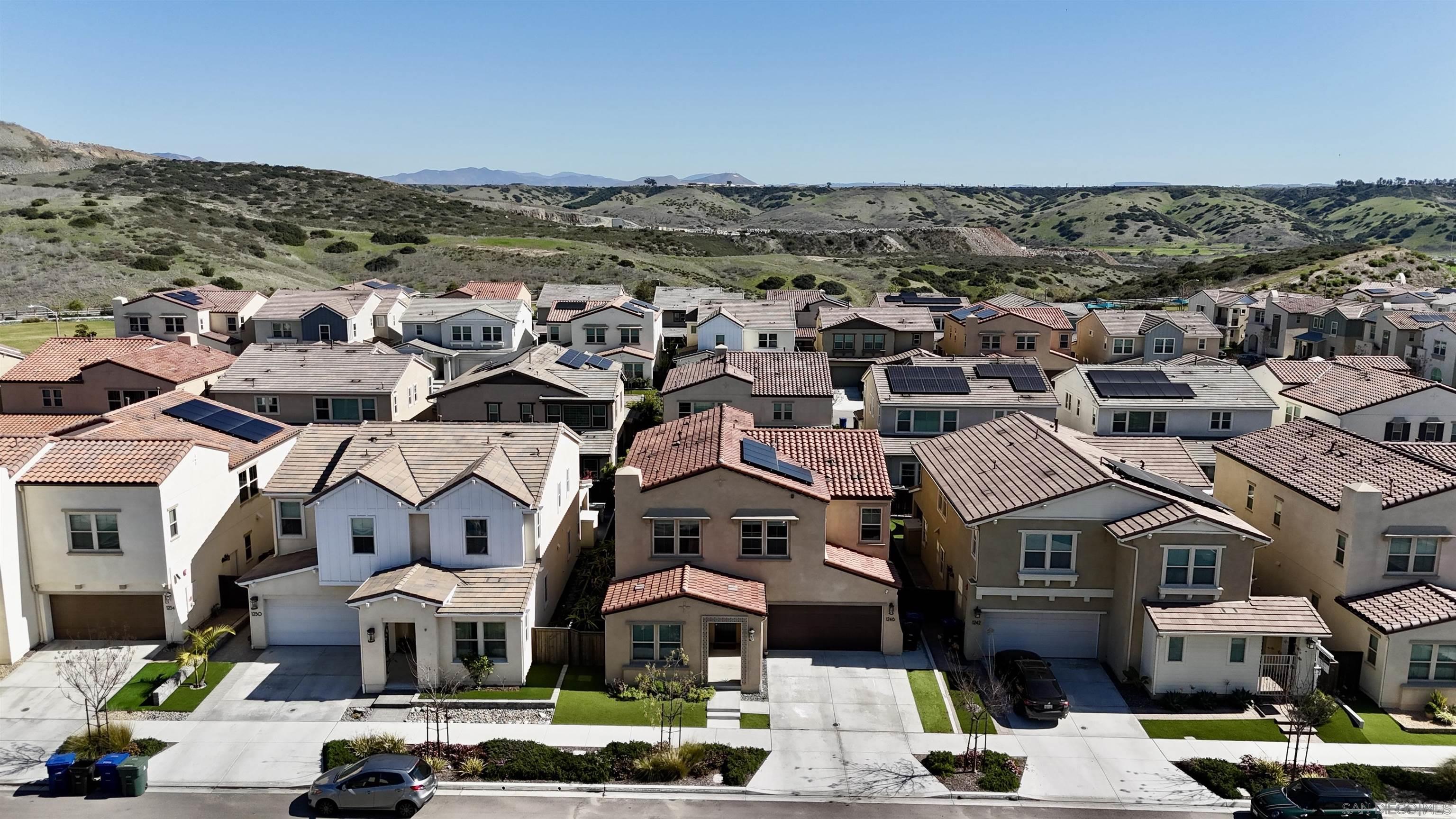 Detail Gallery Image 6 of 60 For 1246  Camino Prado, Chula Vista,  CA 91913 - 4 Beds | 3/1 Baths