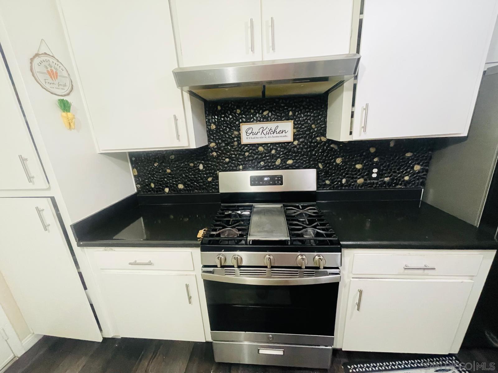 Detail Gallery Image 5 of 27 For 1384  Pequena St., San Diego,  CA 92154 - 4 Beds | 2 Baths