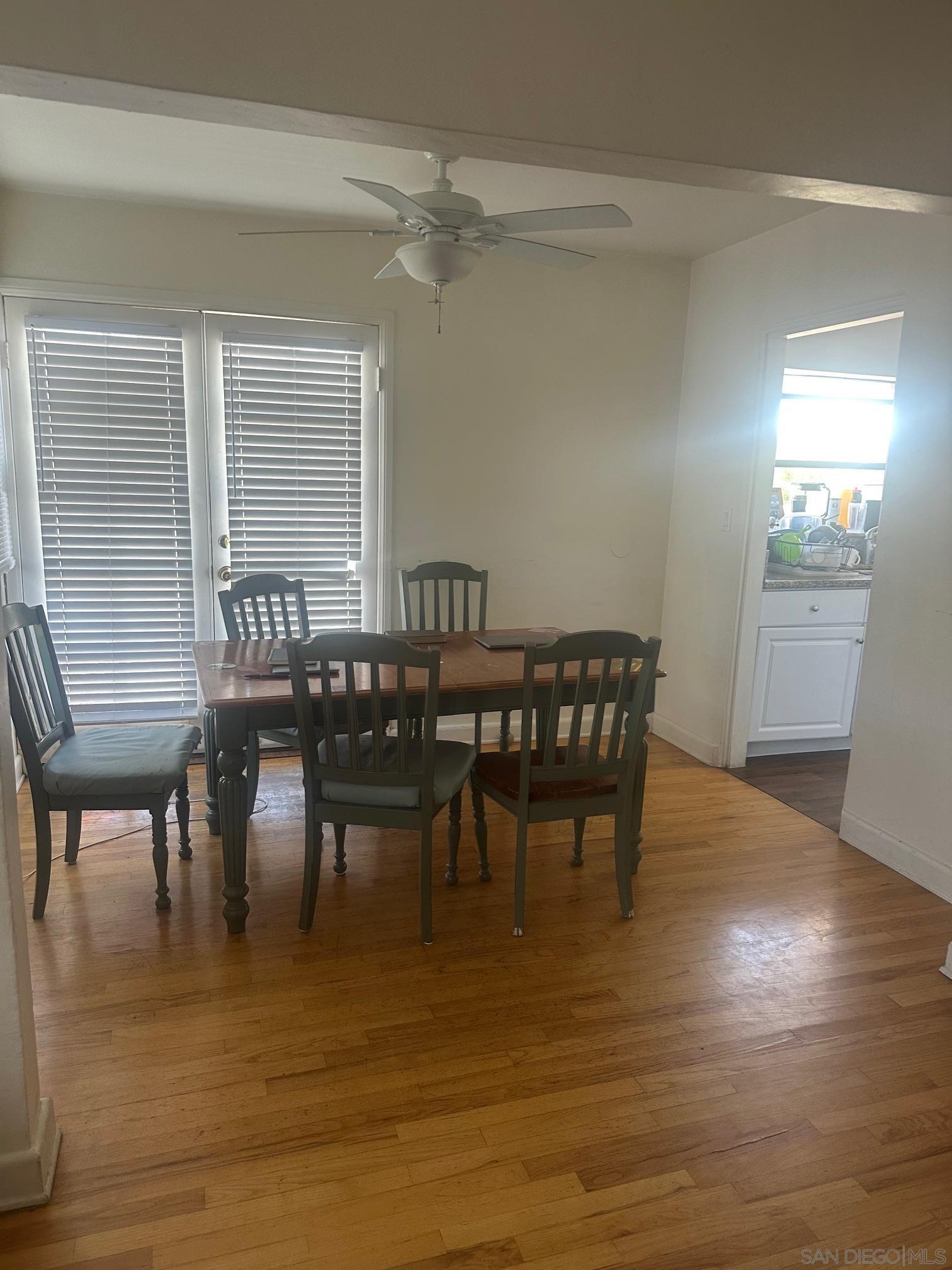 Detail Gallery Image 5 of 10 For 3245  Lowell, San Diego,  CA 92106 - 3 Beds | 2 Baths