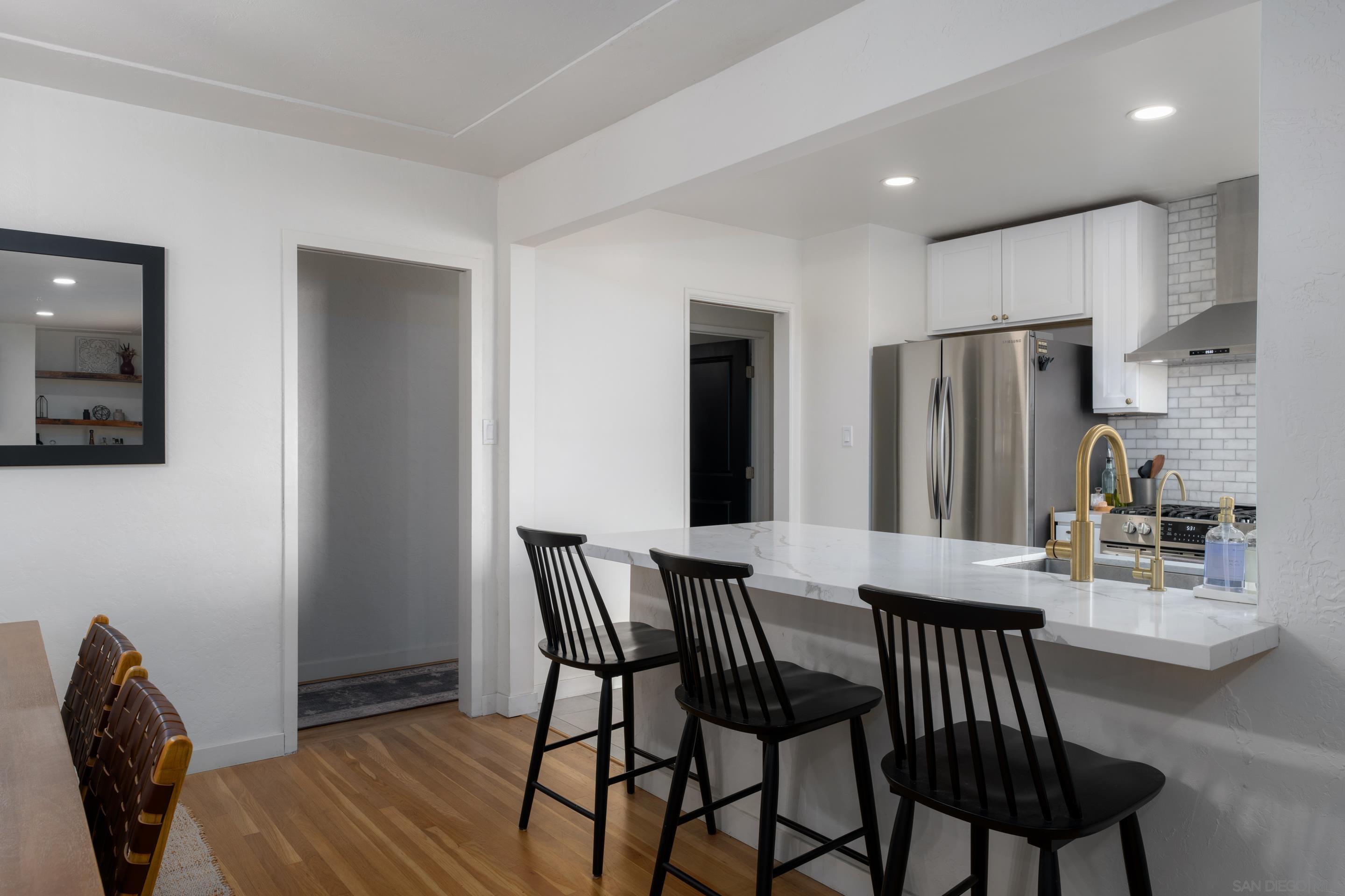 Detail Gallery Image 12 of 25 For 2036-38  Emerald St, San Diego,  CA 92109 - – Beds | – Baths