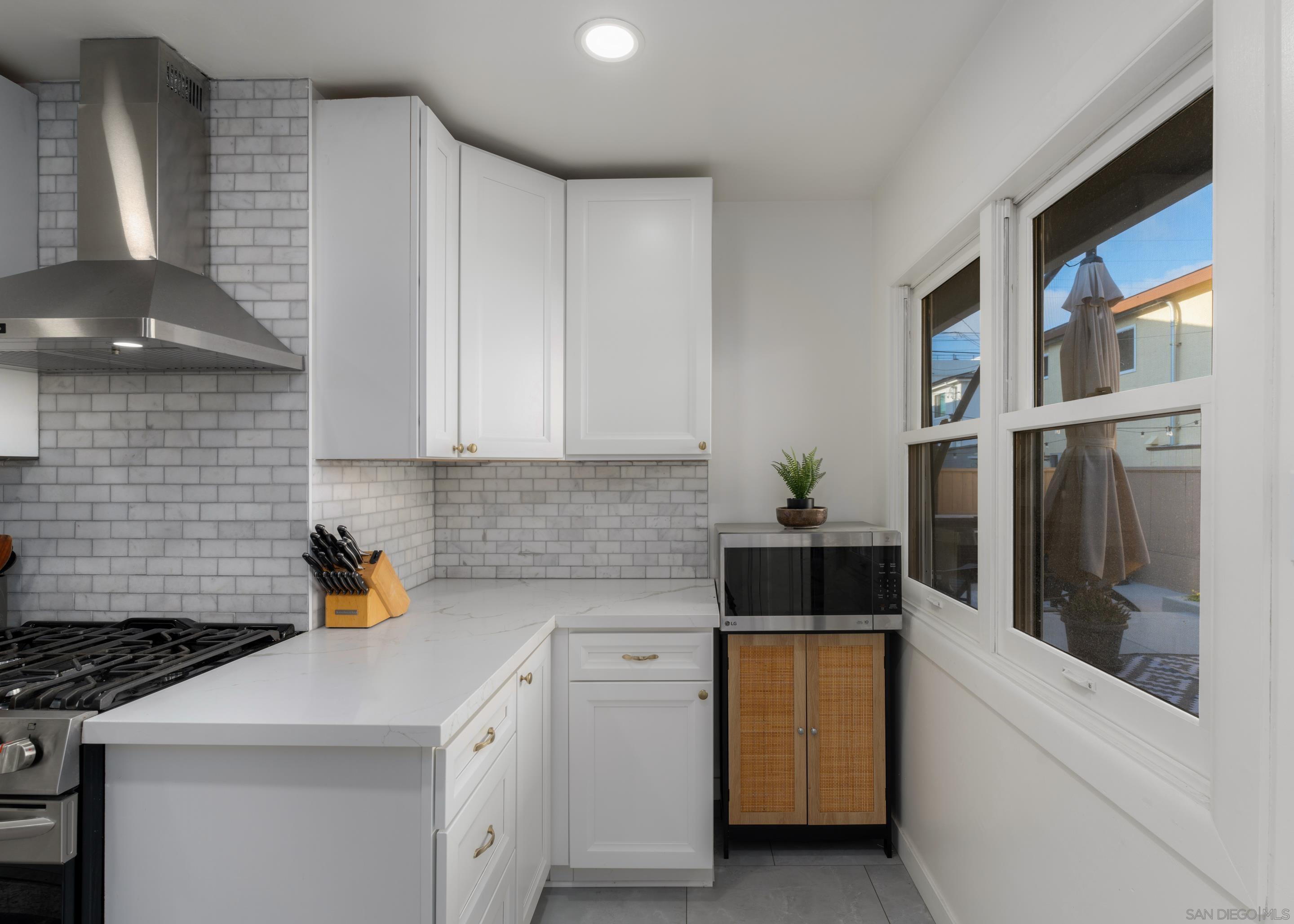 Detail Gallery Image 15 of 25 For 2036-38  Emerald St, San Diego,  CA 92109 - – Beds | – Baths