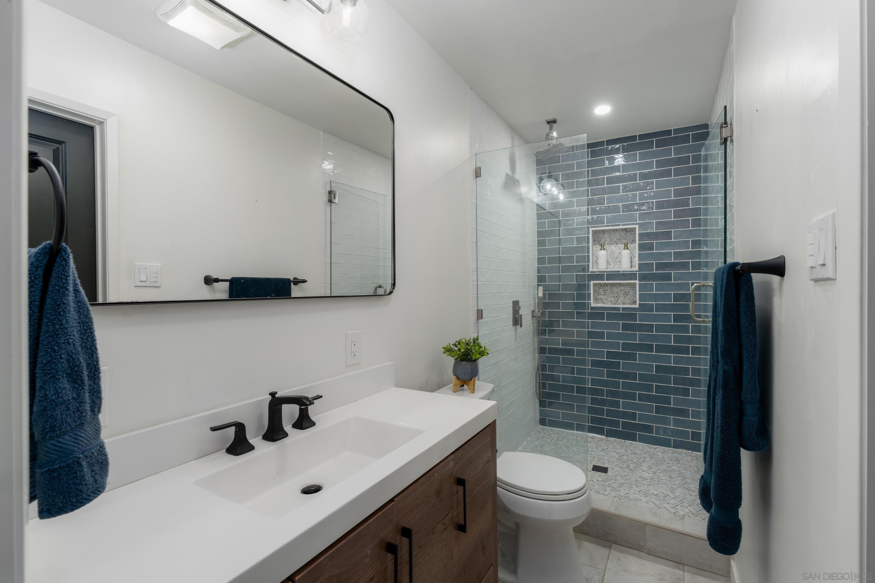 Detail Gallery Image 21 of 25 For 2036-38  Emerald St, San Diego,  CA 92109 - – Beds | – Baths