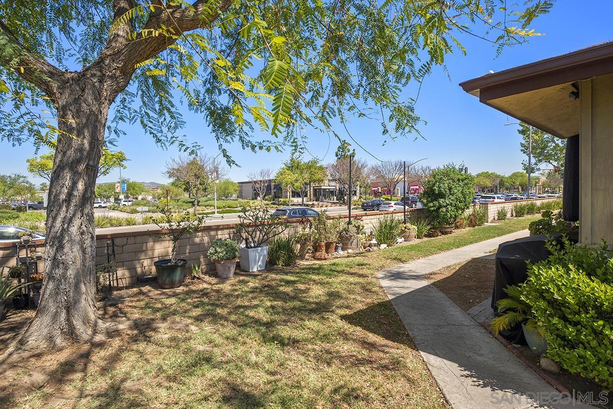 Detail Gallery Image 2 of 29 For 9837  Mission Gorge  #3,  Santee,  CA 92071 - 2 Beds | 1 Baths