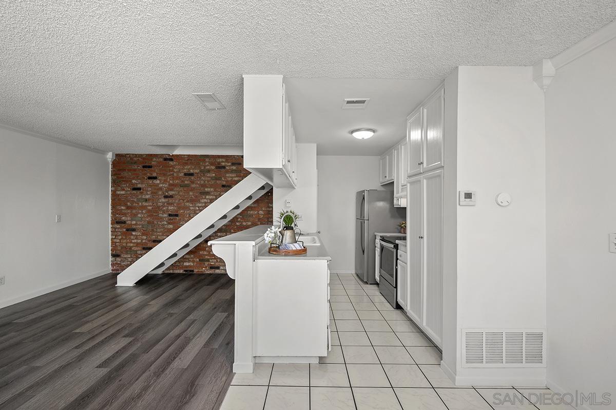 Detail Gallery Image 13 of 29 For 9837  Mission Gorge  #3,  Santee,  CA 92071 - 2 Beds | 1 Baths