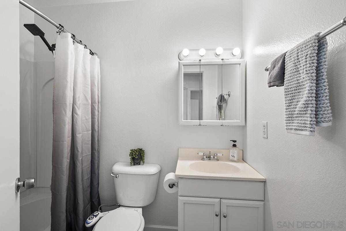 Detail Gallery Image 22 of 29 For 9837  Mission Gorge  #3,  Santee,  CA 92071 - 2 Beds | 1 Baths