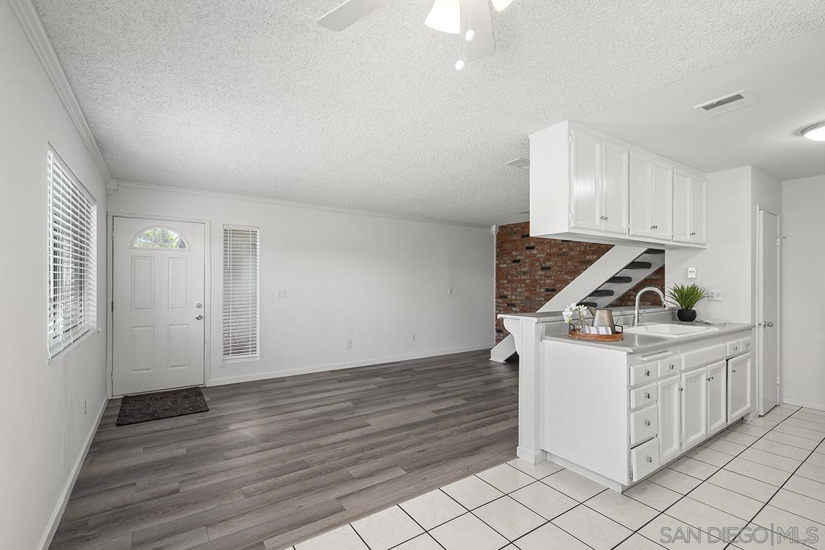 Detail Gallery Image 8 of 29 For 9837  Mission Gorge  #3,  Santee,  CA 92071 - 2 Beds | 1 Baths