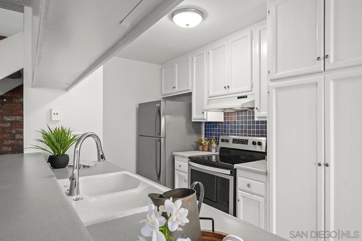 Detail Gallery Image 9 of 29 For 9837  Mission Gorge  #3,  Santee,  CA 92071 - 2 Beds | 1 Baths