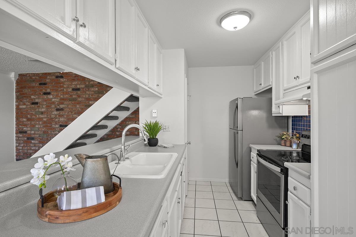 Detail Gallery Image 10 of 29 For 9837  Mission Gorge  #3,  Santee,  CA 92071 - 2 Beds | 1 Baths