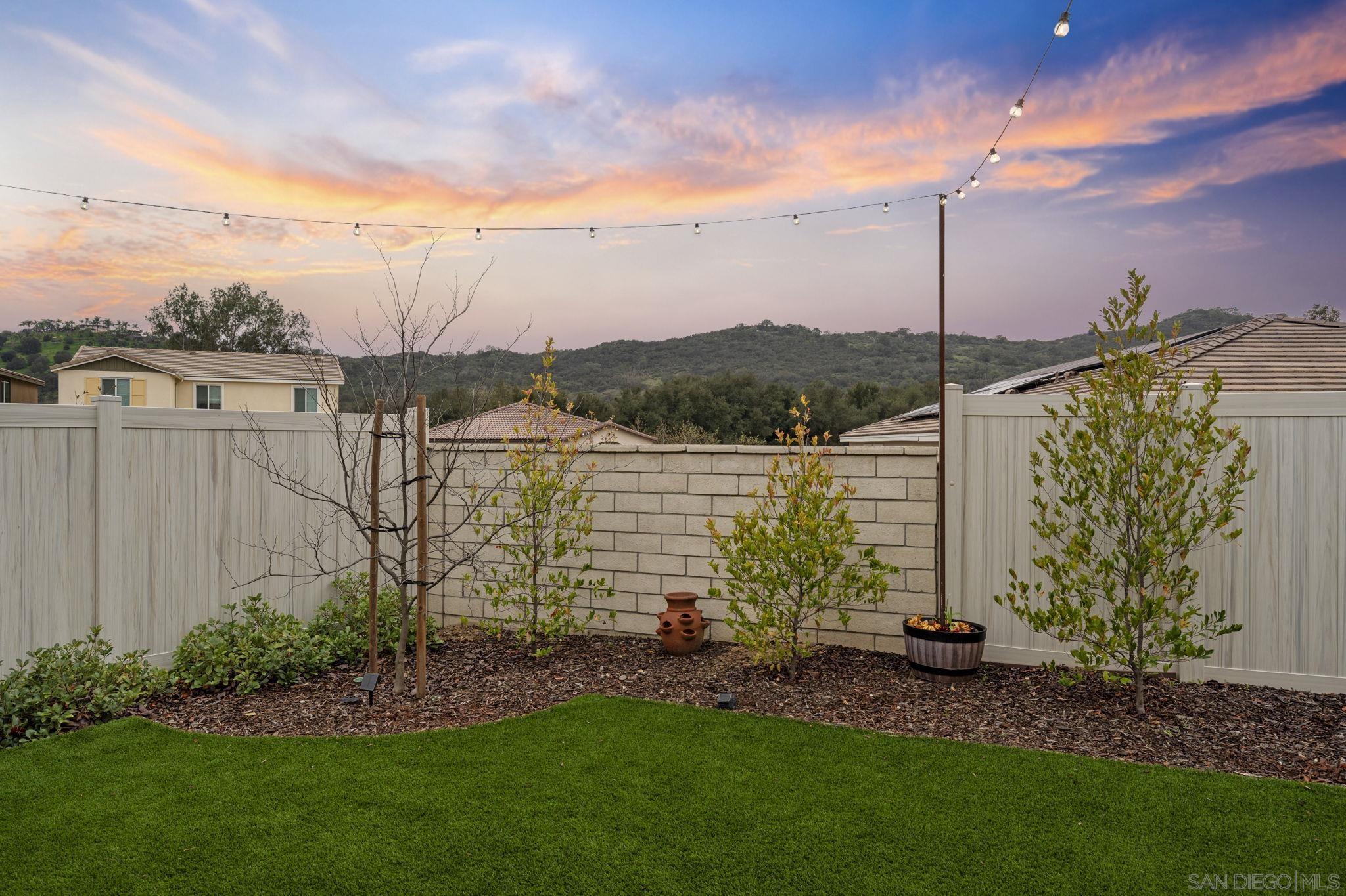 Detail Gallery Image 12 of 60 For 13318  Cultivate Ct, Valley Center,  CA 92082 - 6 Beds | 3 Baths